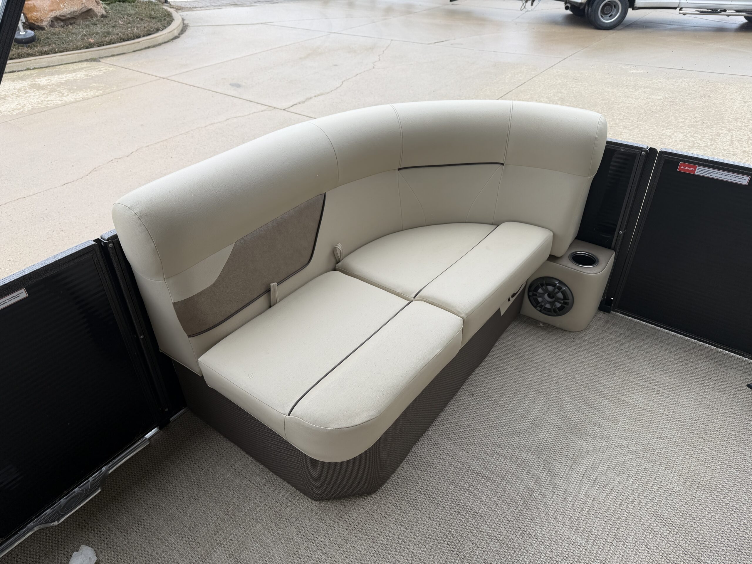 2021 Crest Classic LX 200 90hp Mercury CT Easy Cover