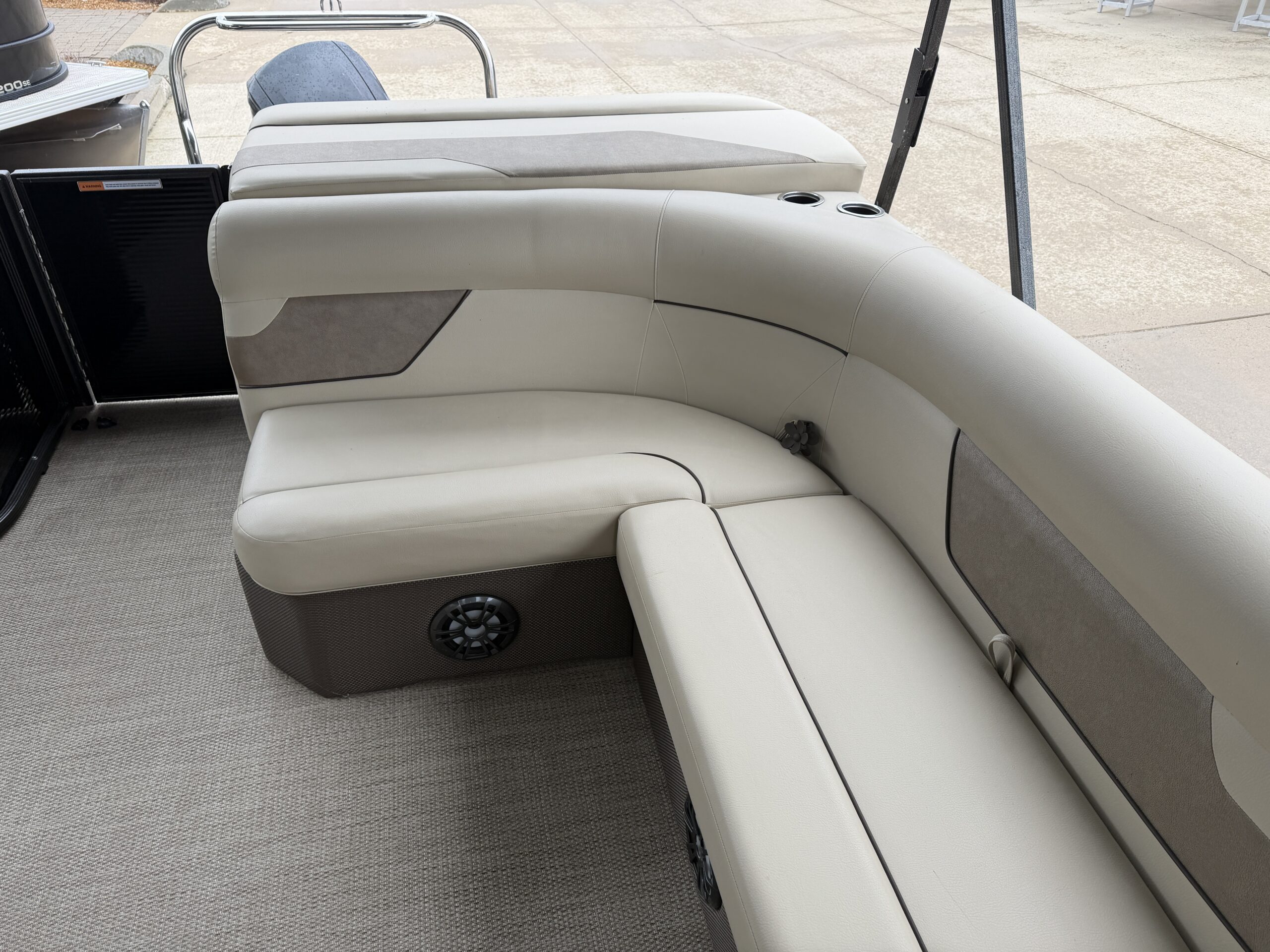 2021 Crest Classic LX 200 90hp Mercury CT Easy Cover