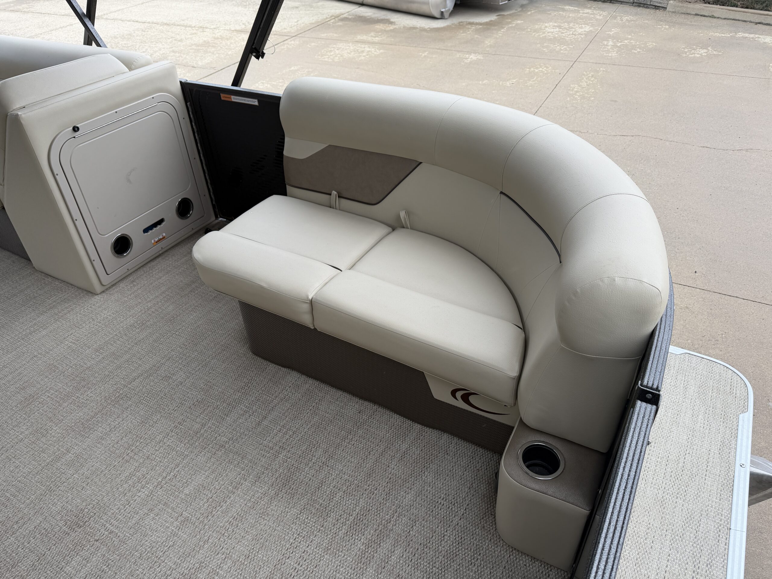 2021 Crest Classic LX 200 90hp Mercury CT Easy Cover