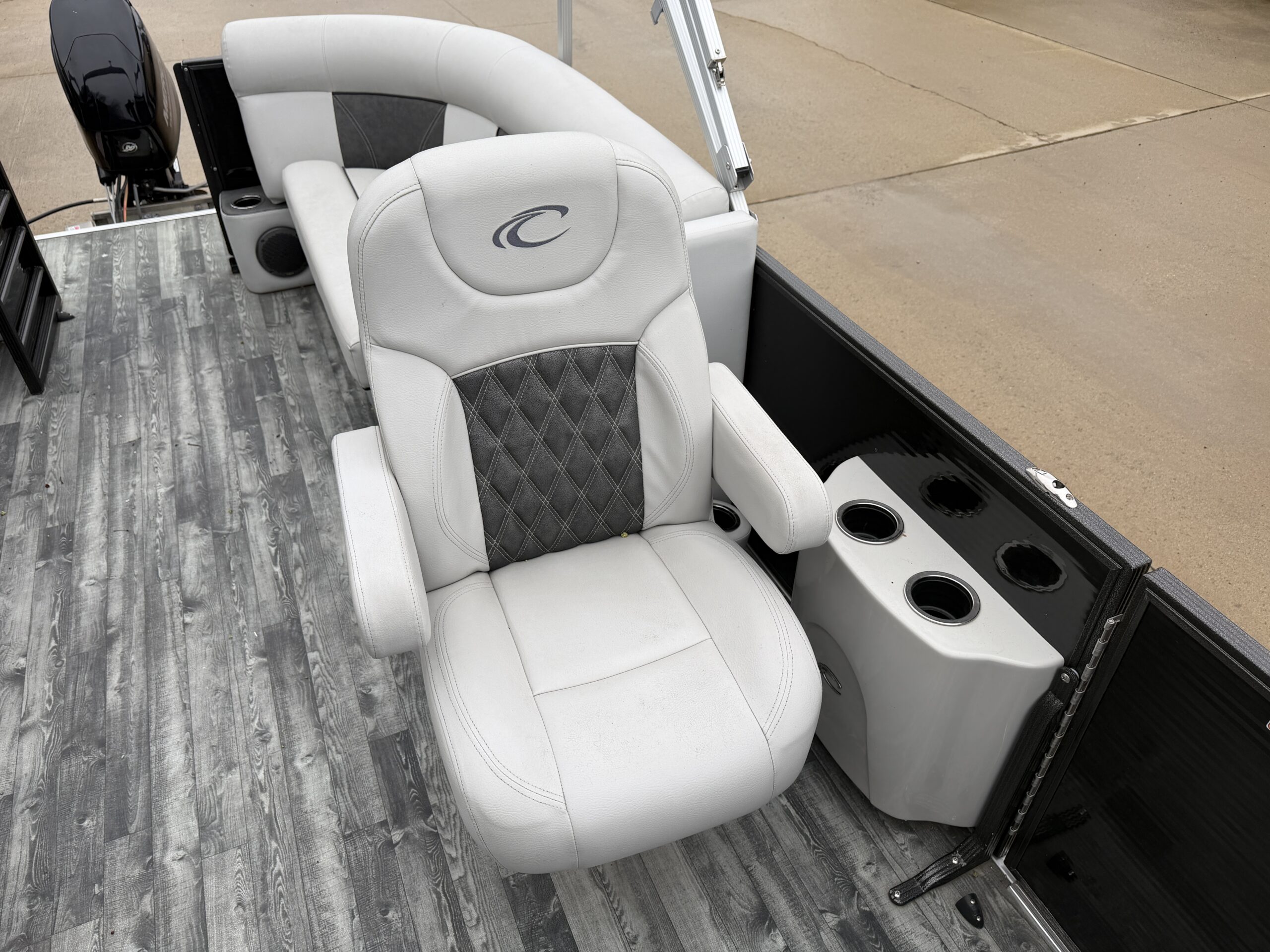 2019 Crest II 220 50hp Mercury  Sea Legs