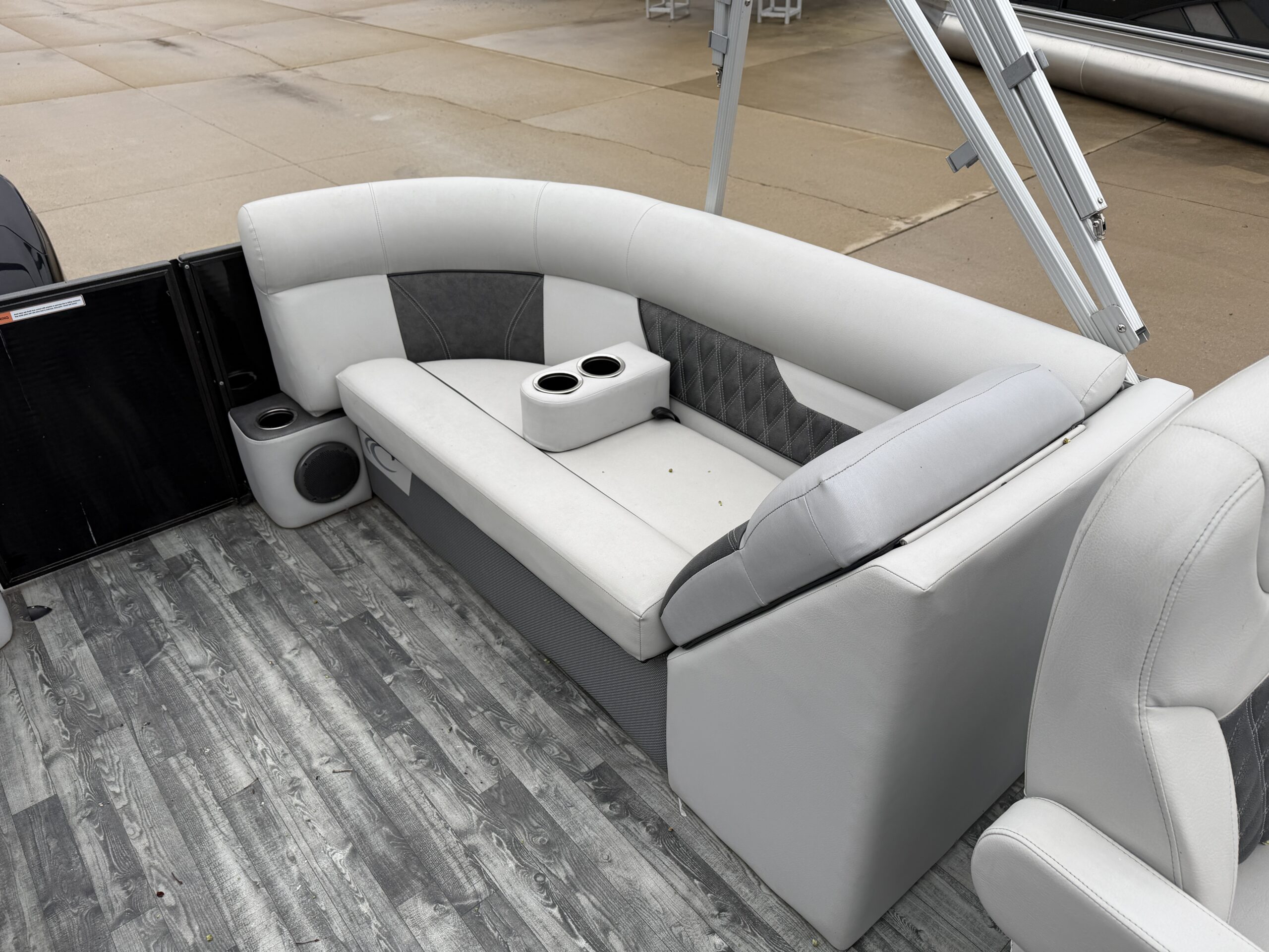2019 Crest II 220 50hp Mercury  Sea Legs