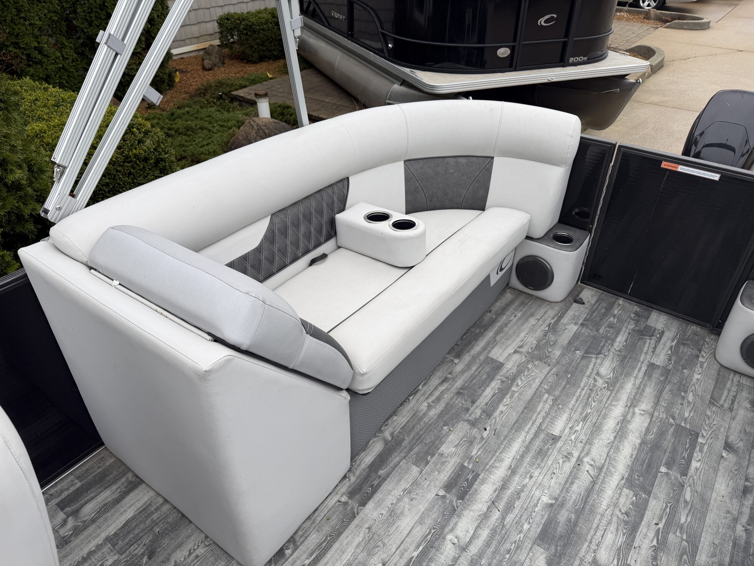 2019 Crest II 220 50hp Mercury  Sea Legs