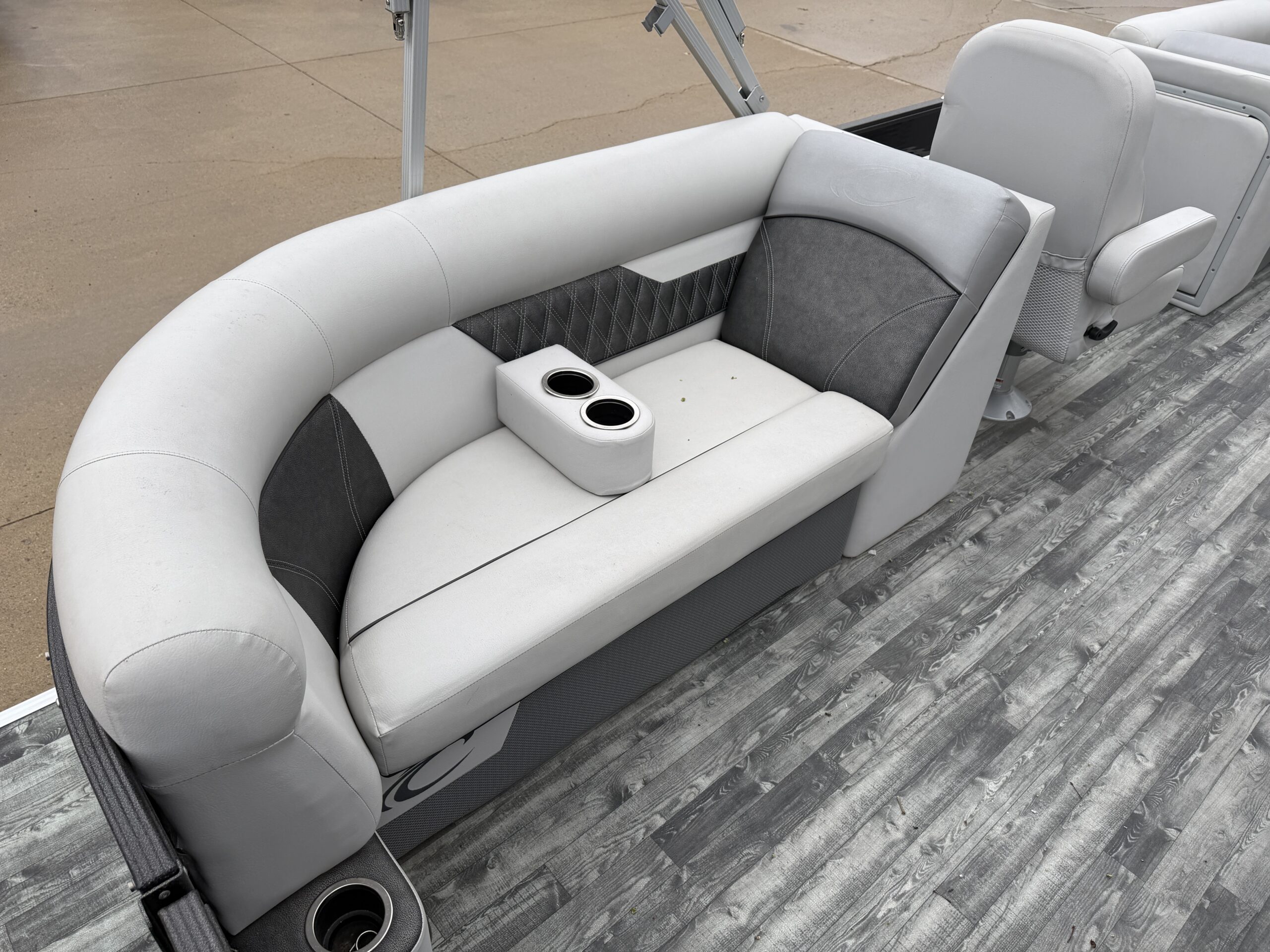 2019 Crest II 220 50hp Mercury  Sea Legs