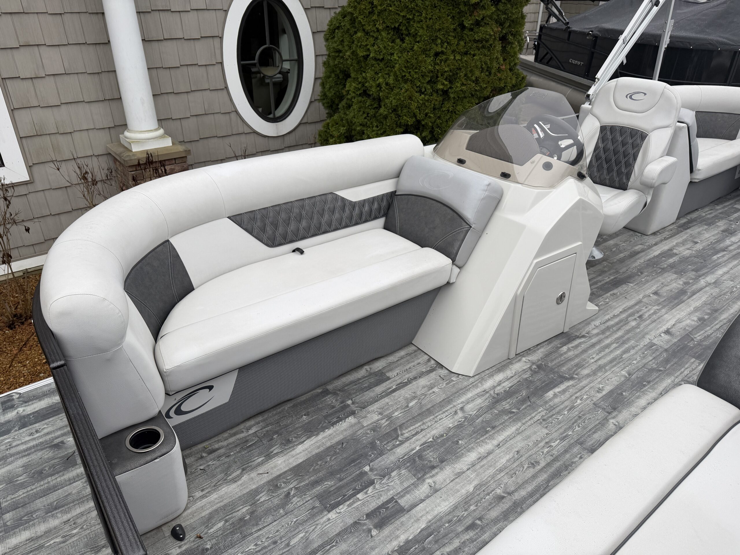2019 Crest II 220 50hp Mercury  Sea Legs