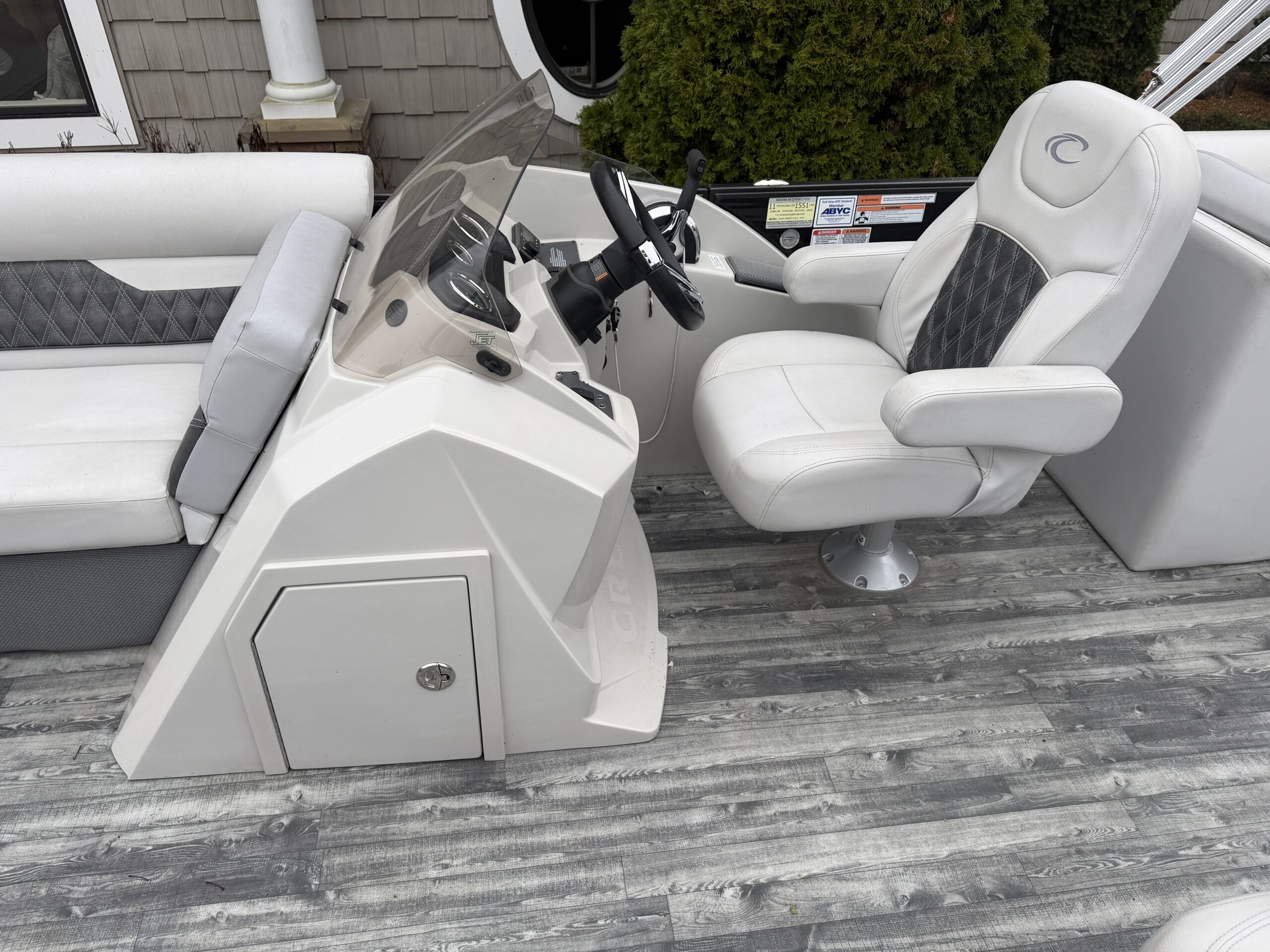 2019 Crest II 220 50hp Mercury  Sea Legs