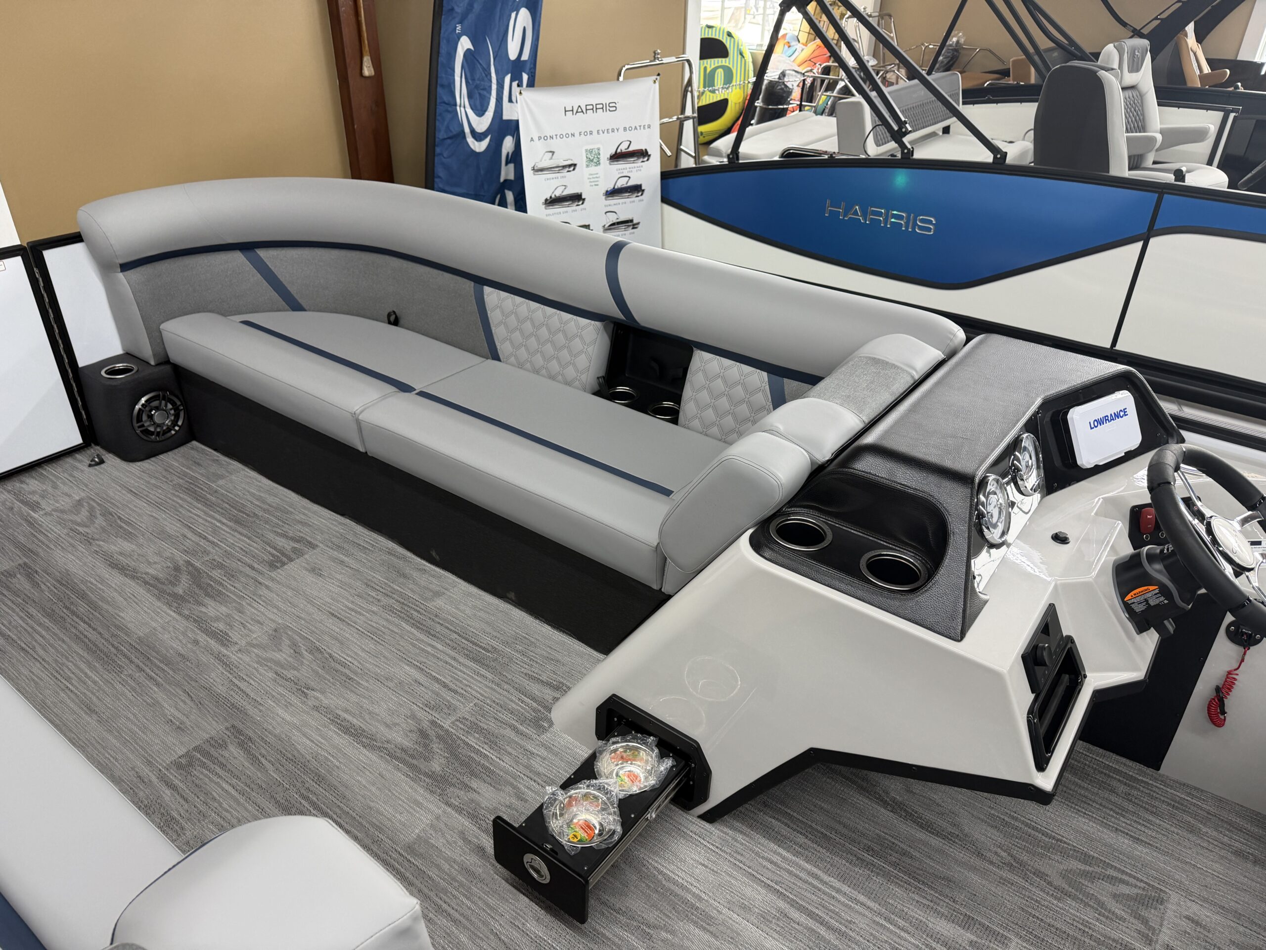 2026 Crest Conquest 250 SLSC Tri Toon 250hp Mercury