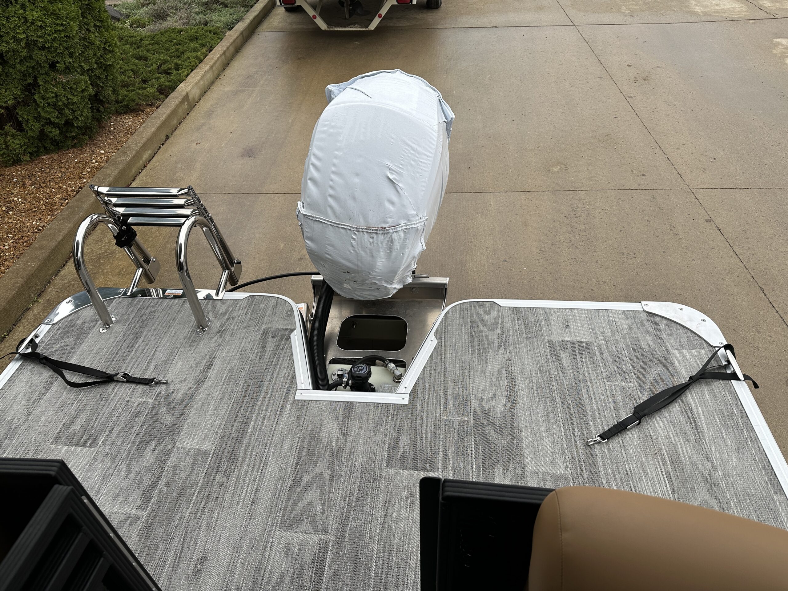 2025 Crest Classic 220 SLC Mercury 115hp  Easy Cover