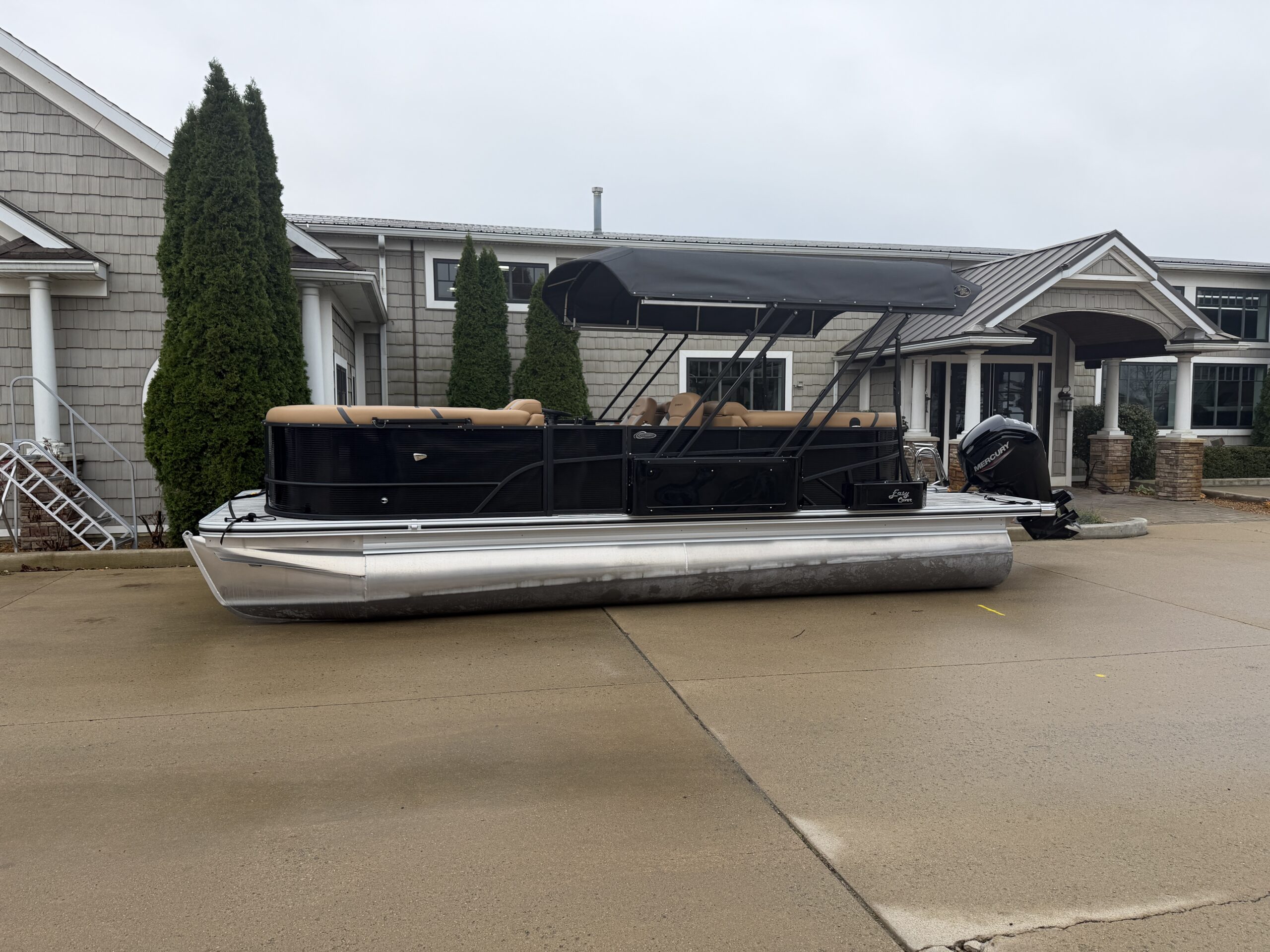 2025 Crest Classic 220 SLC Mercury 115hp  Easy Cover