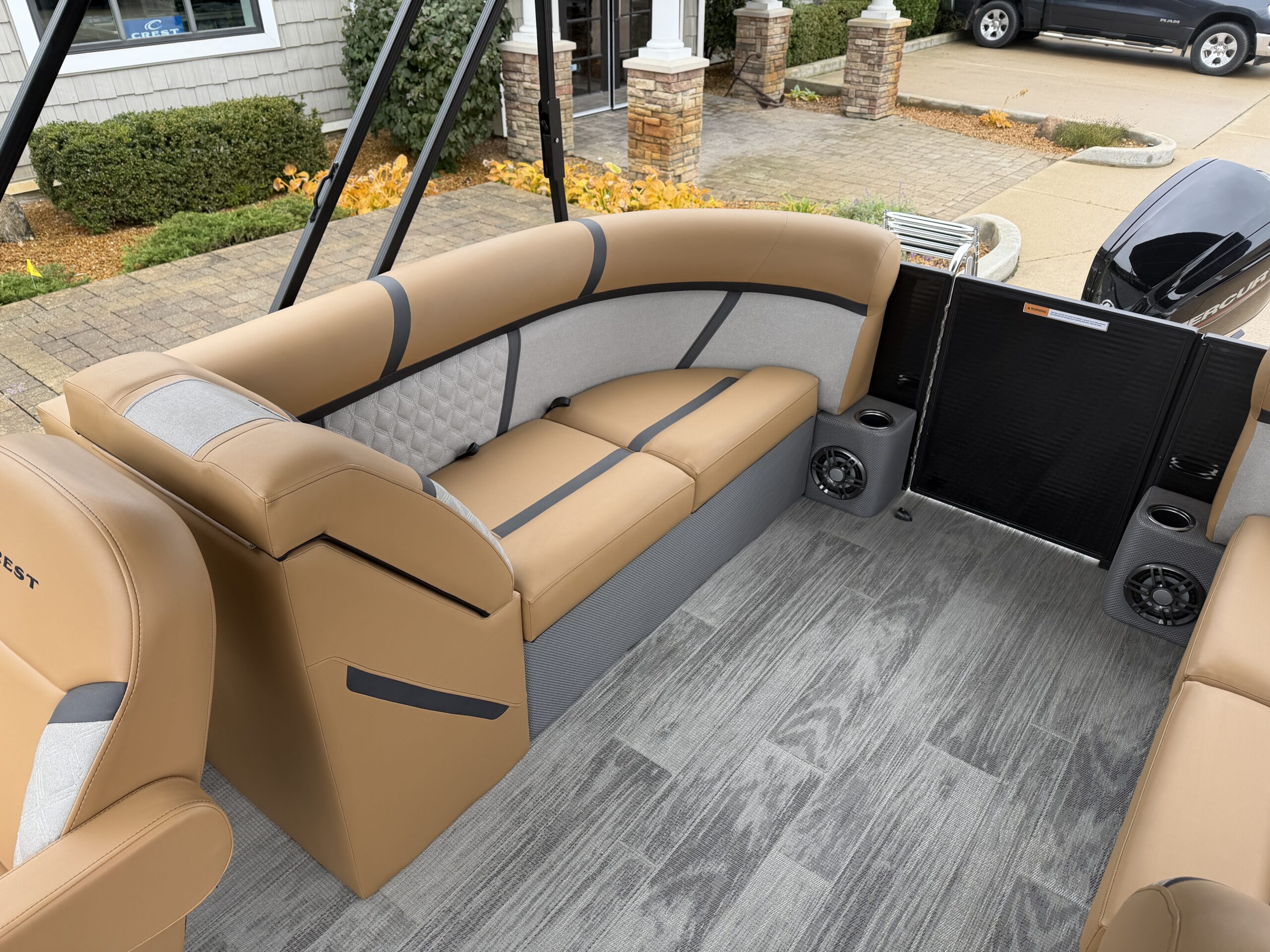 2025 Crest Classic 220 SLC Mercury 115hp  Easy Cover