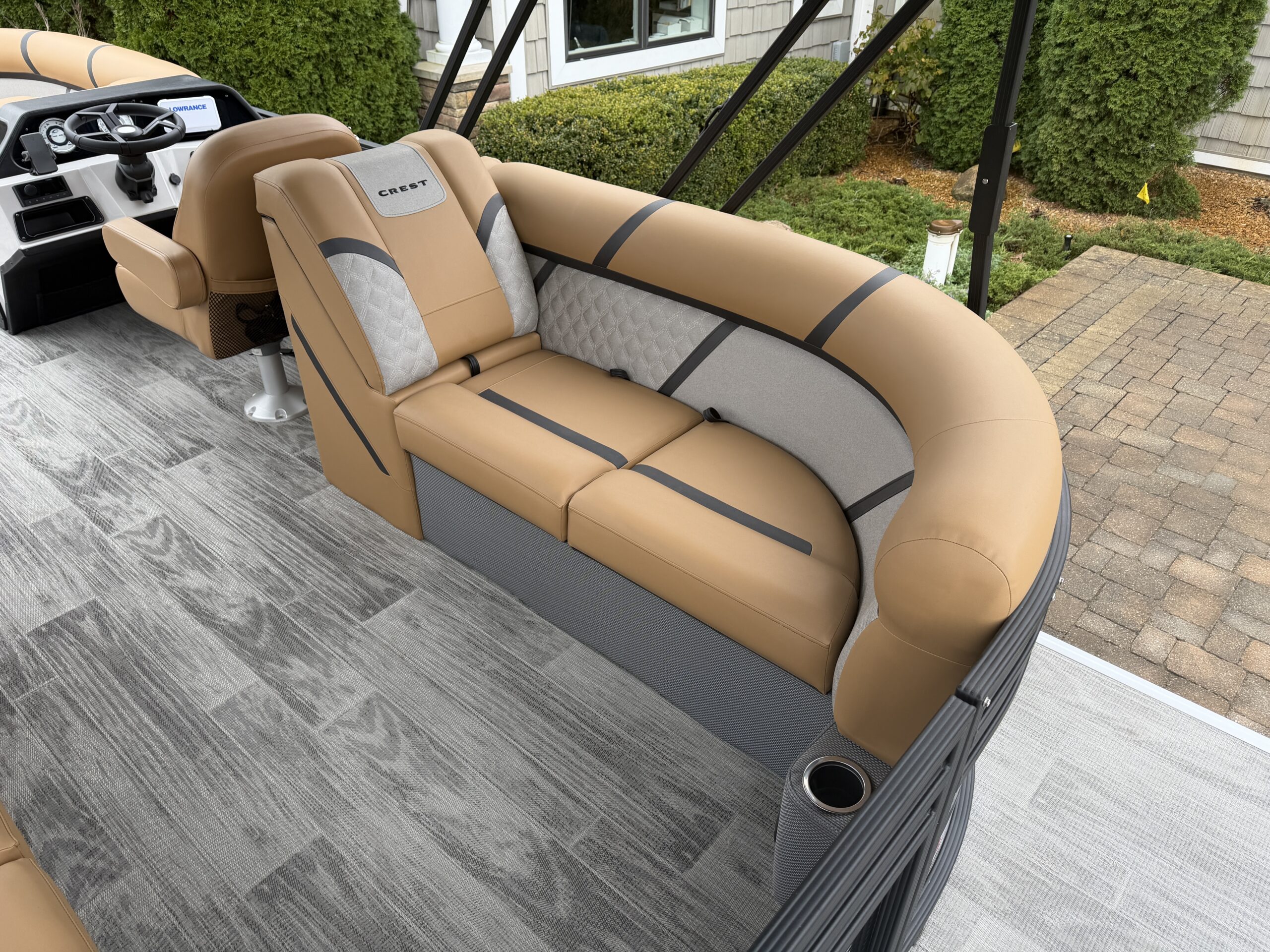 2025 Crest Classic 220 SLC Mercury 115hp  Easy Cover