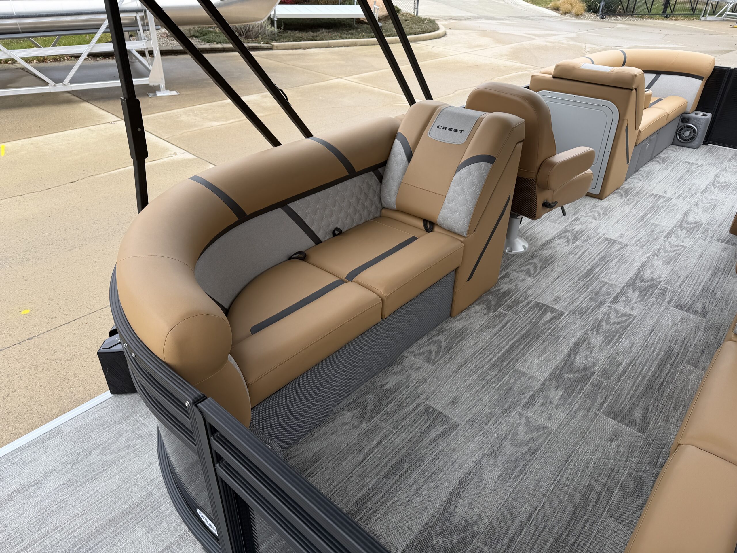 2025 Crest Classic 220 SLC Mercury 115hp  Easy Cover