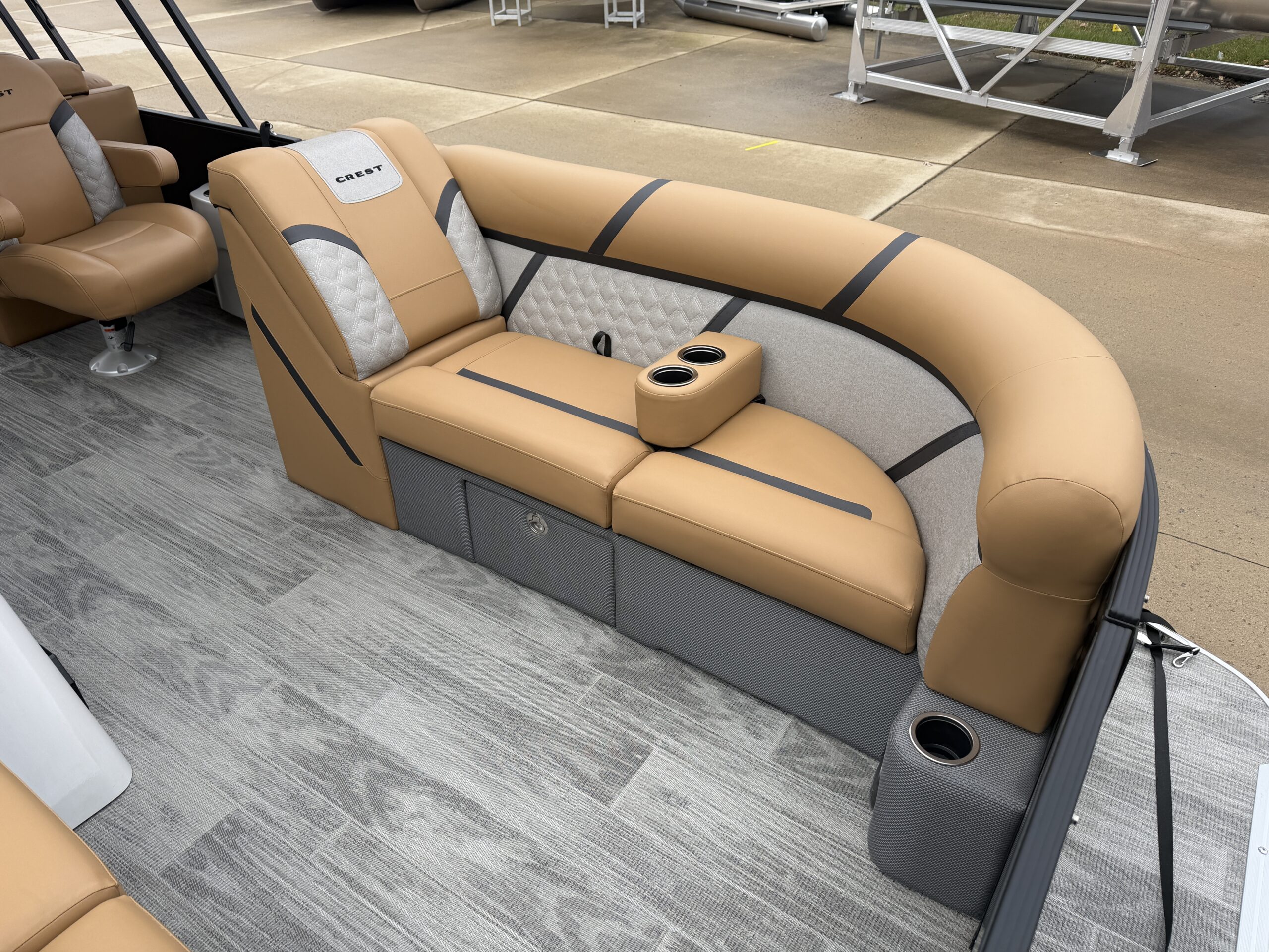 2025 Crest Classic 220 SLC Mercury 115hp  Easy Cover