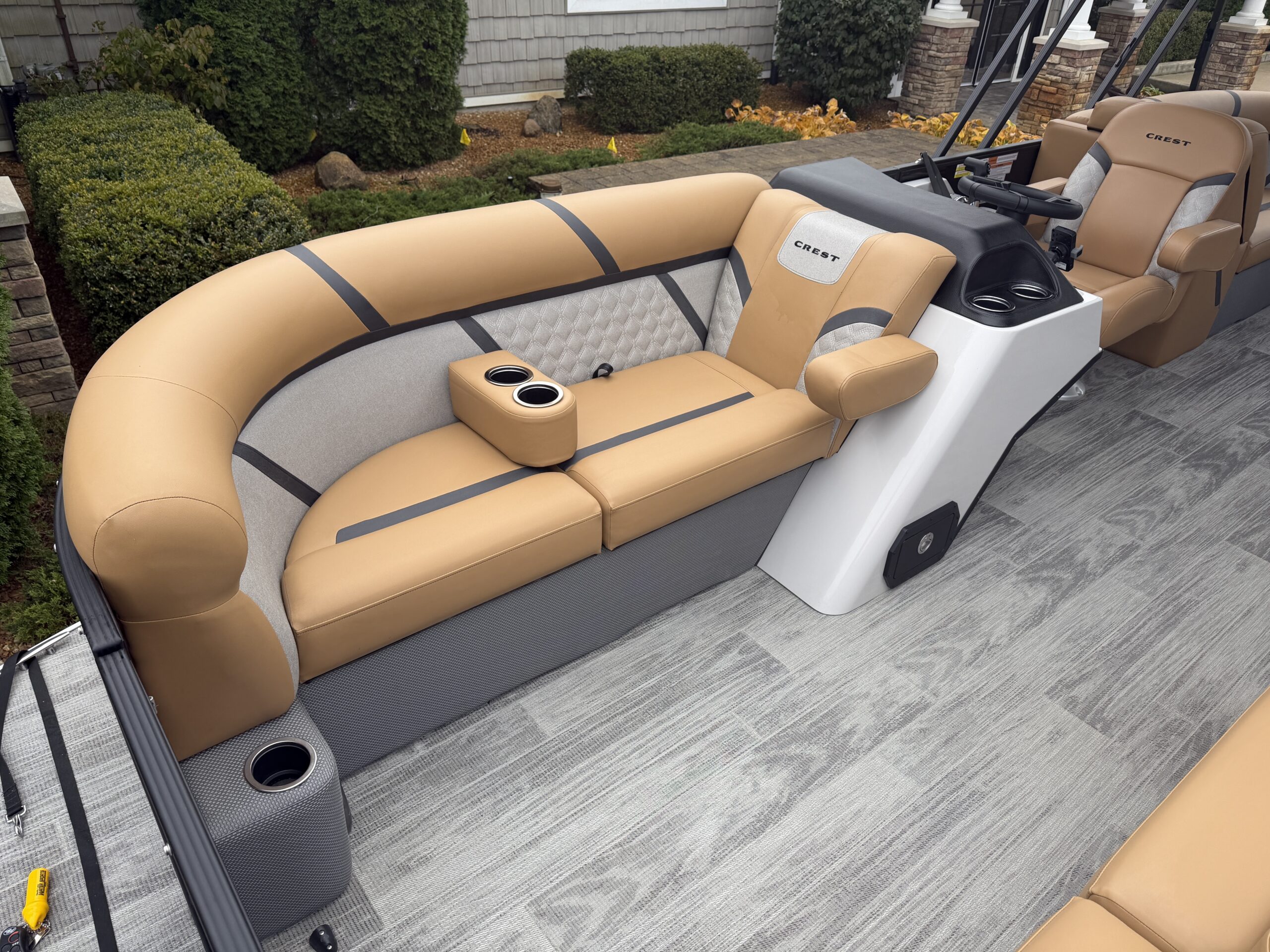 2025 Crest Classic 220 SLC Mercury 115hp  Easy Cover