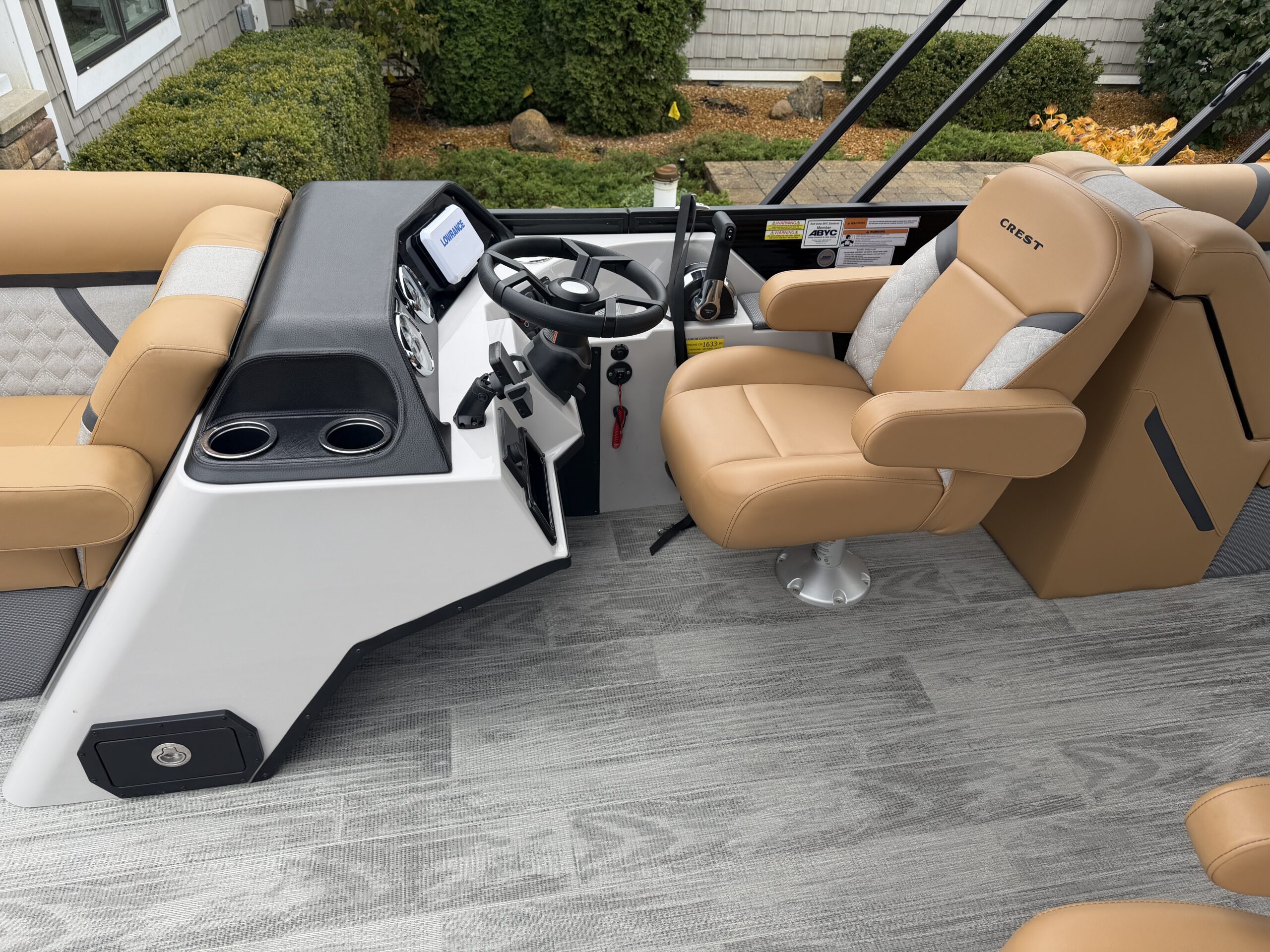 2025 Crest Classic 220 SLC Mercury 115hp  Easy Cover