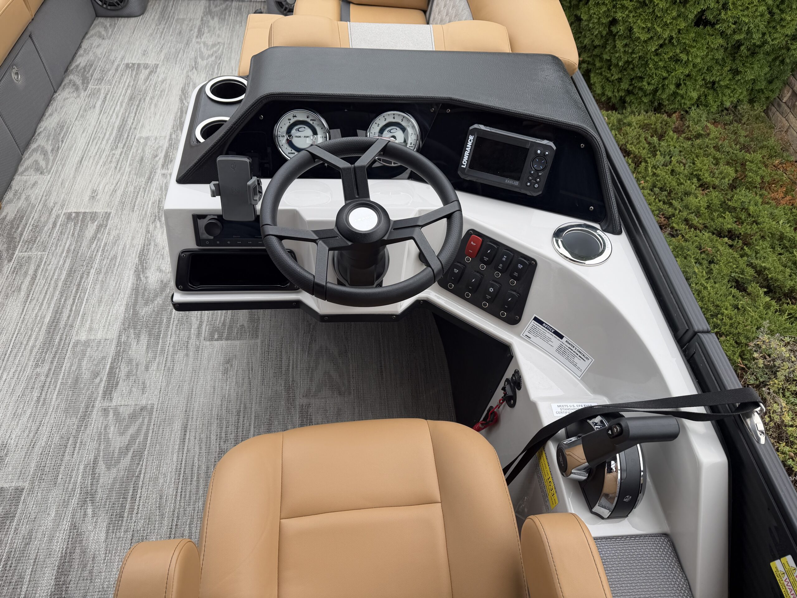 2025 Crest Classic 220 SLC Mercury 115hp  Easy Cover