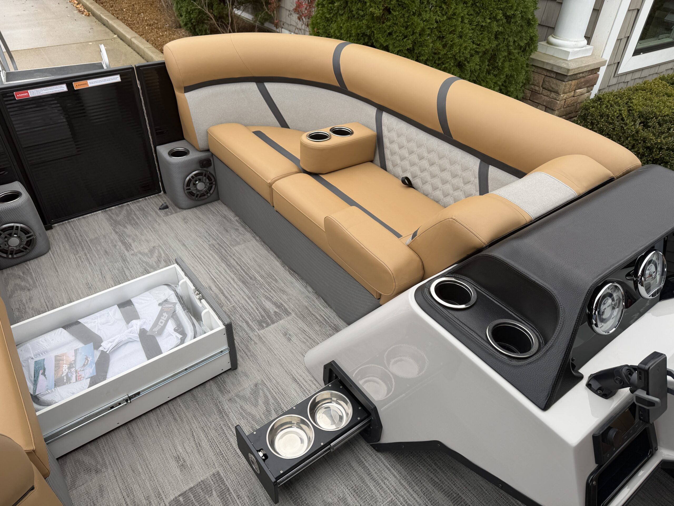 2025 Crest Classic 220 SLC Mercury 115hp  Easy Cover