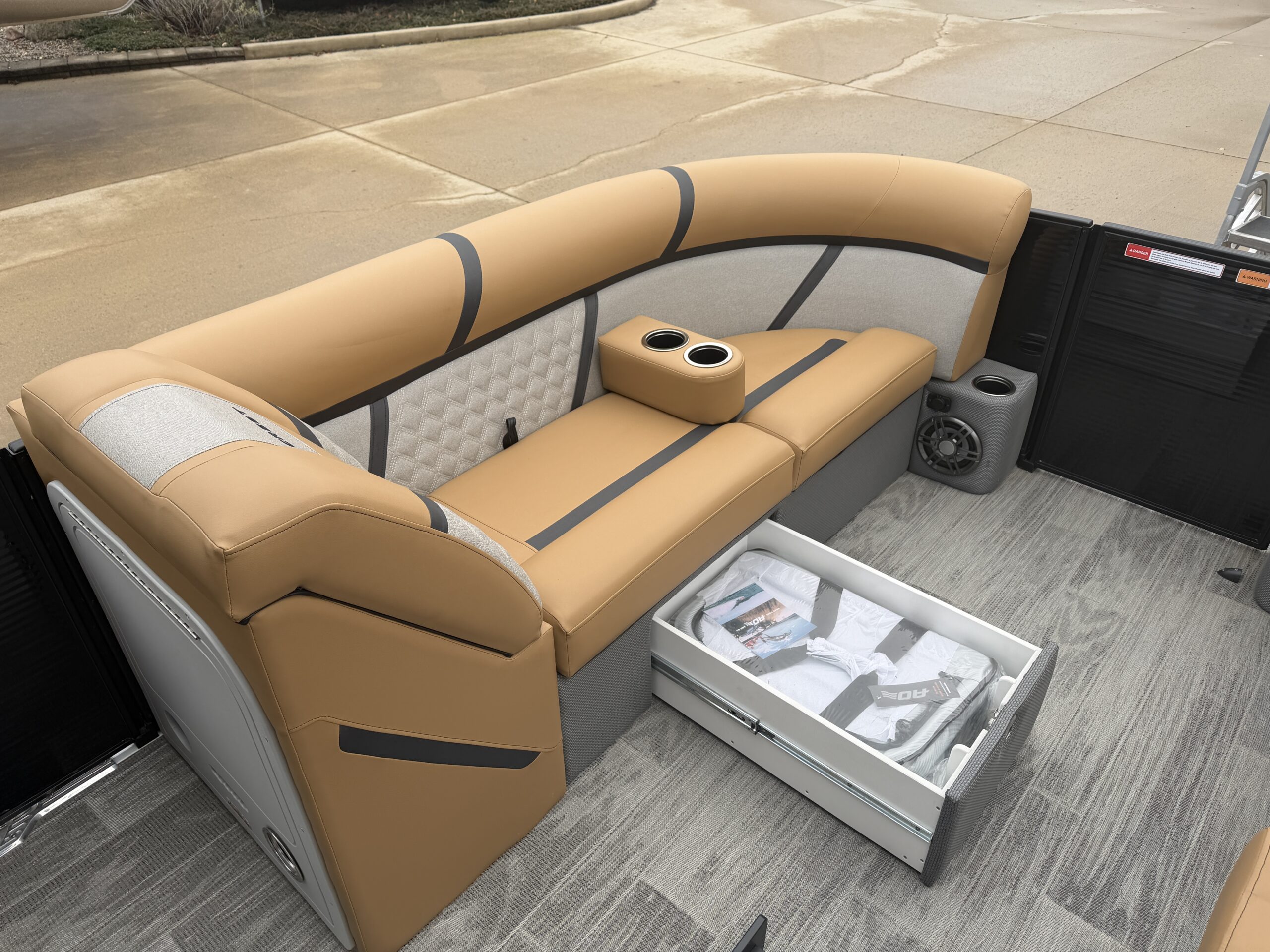 2025 Crest Classic 220 SLC Mercury 115hp  Easy Cover