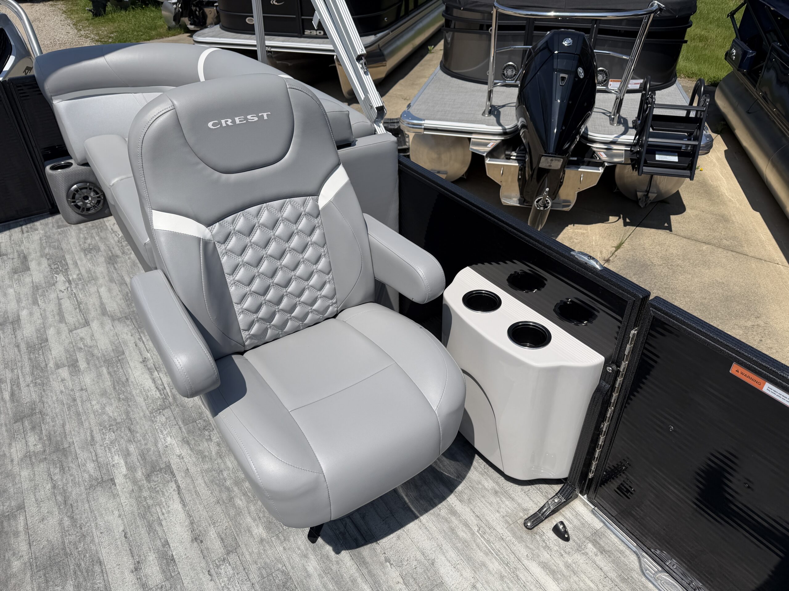 2023 Crest Classic DLX 240 SLC Tri Toon  Honda 250hp