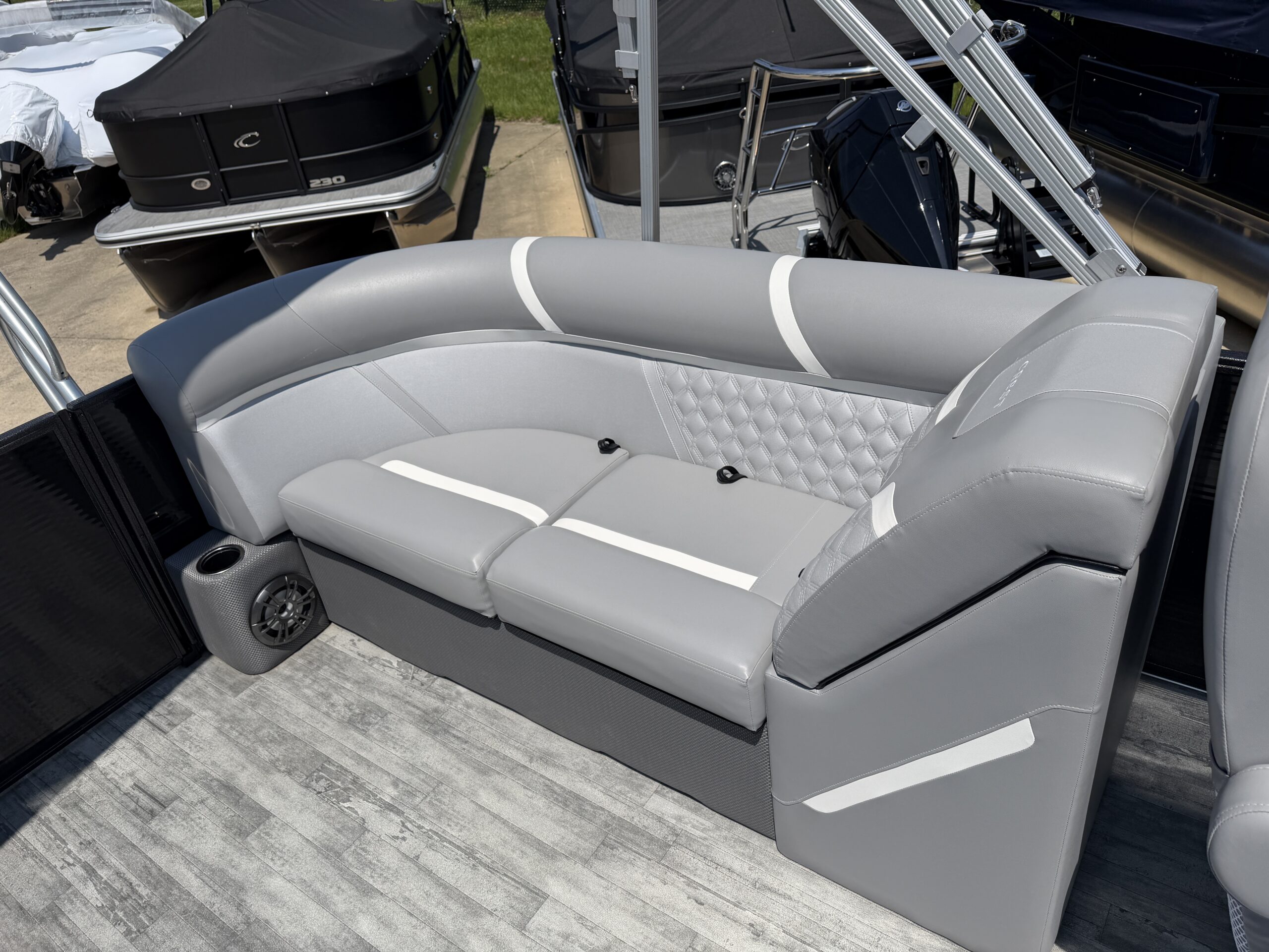 2023 Crest Classic DLX 240 SLC Tri Toon  Honda 250hp