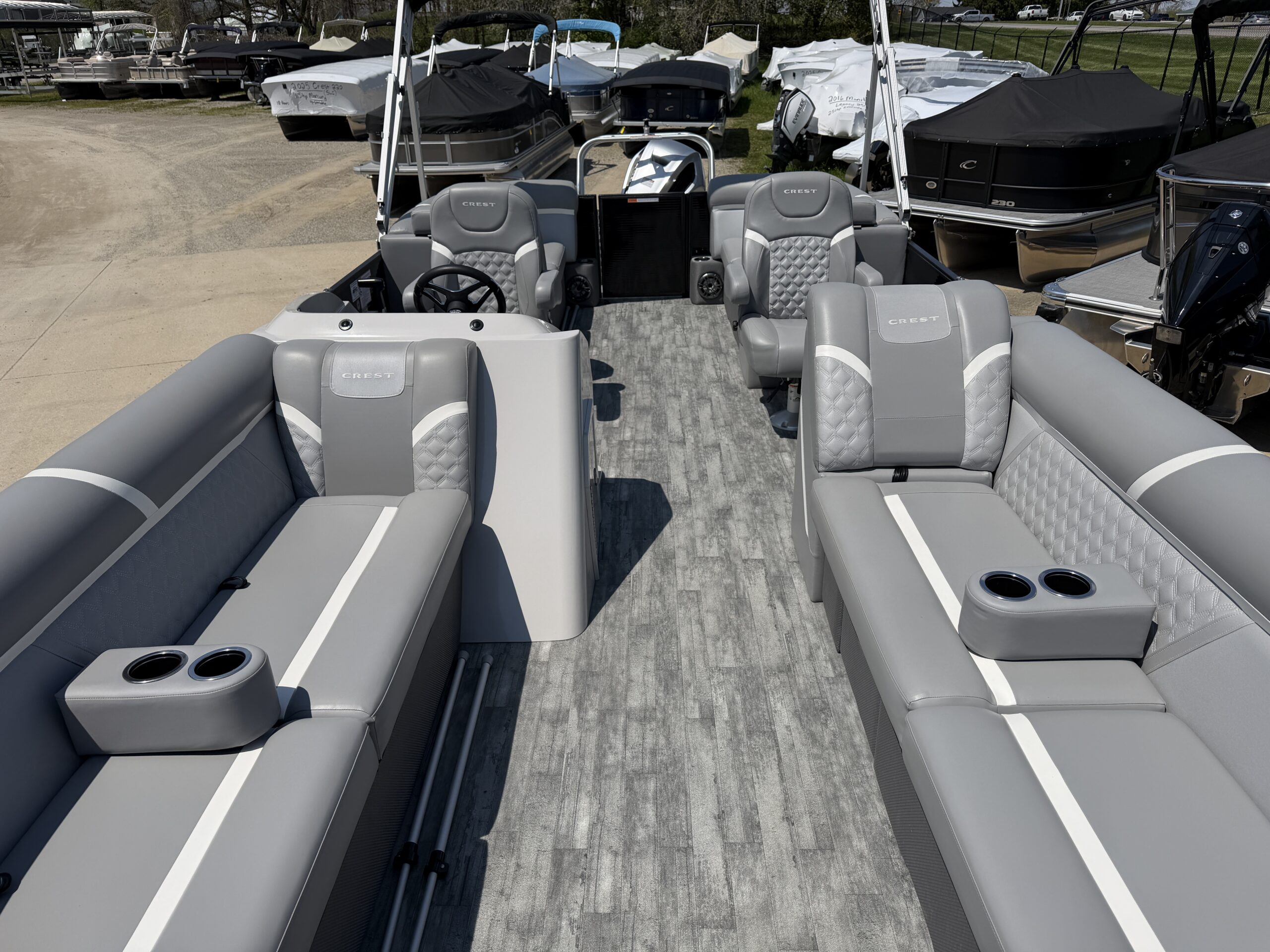 2023 Crest Classic DLX 240 SLC Tri Toon  Honda 250hp