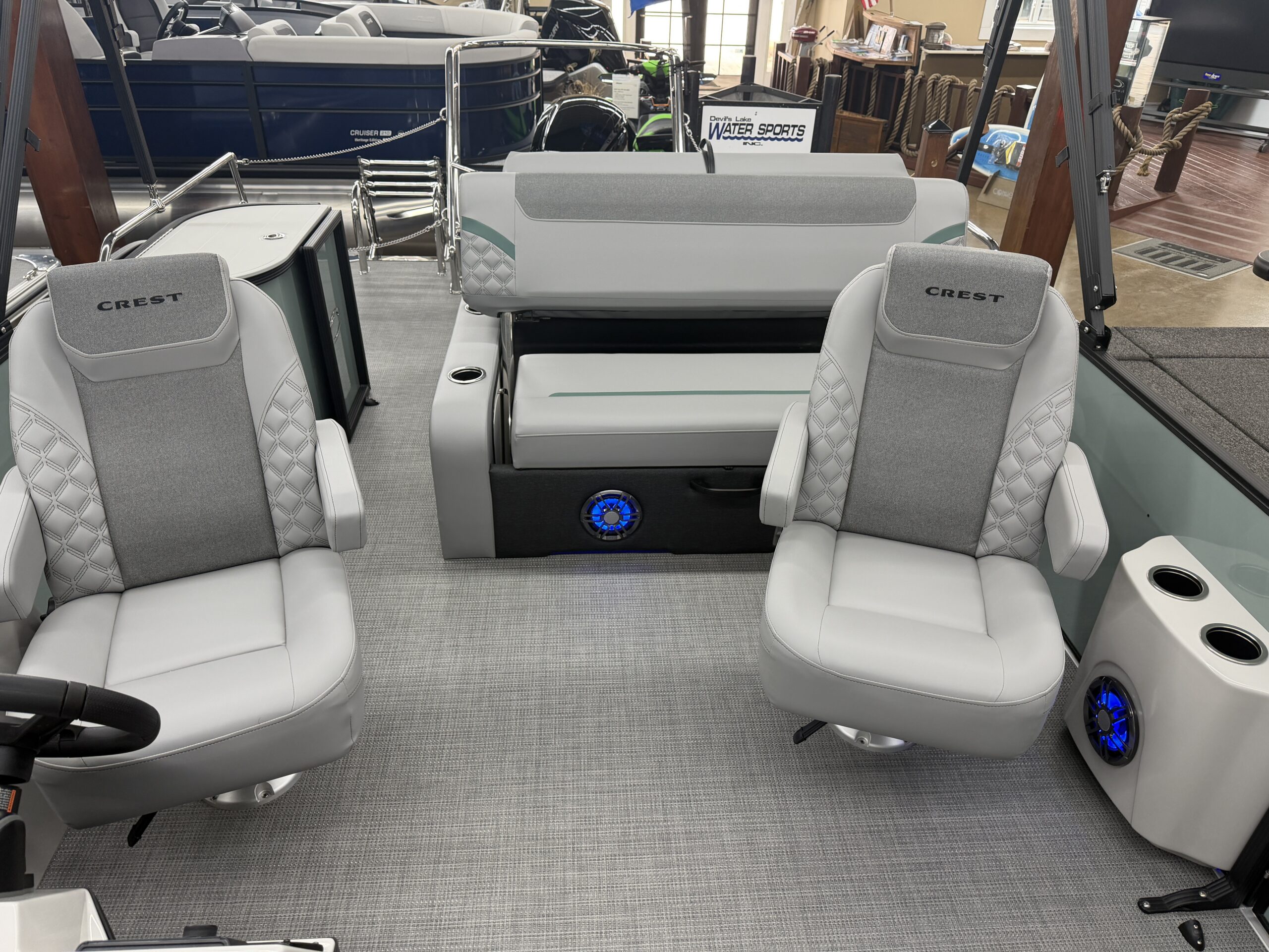 2026 Crest Conquest 215 SLSC Mercury 90hp Command Thrust
