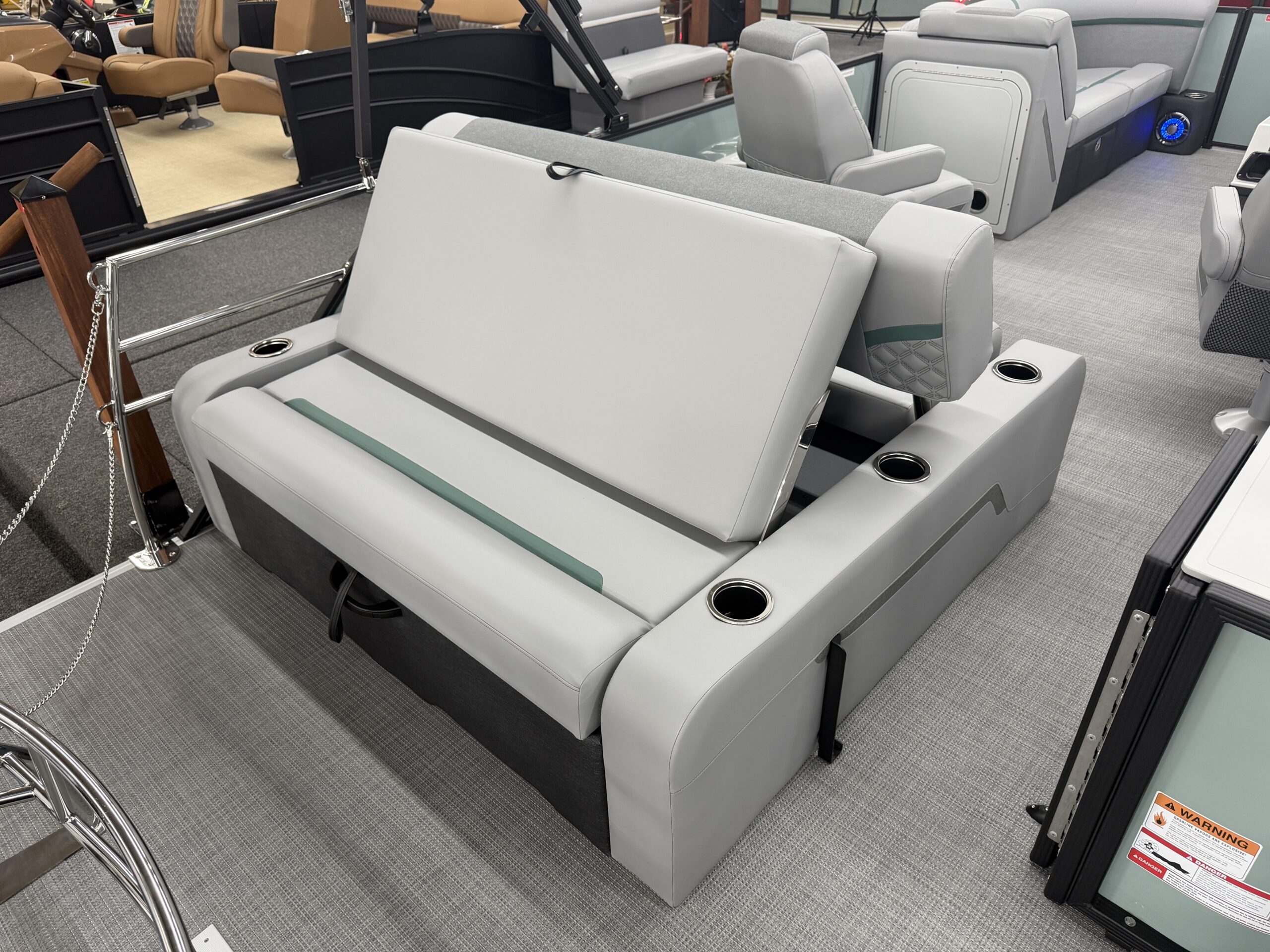 2026 Crest Conquest 215 SLSC Mercury 90hp Command Thrust