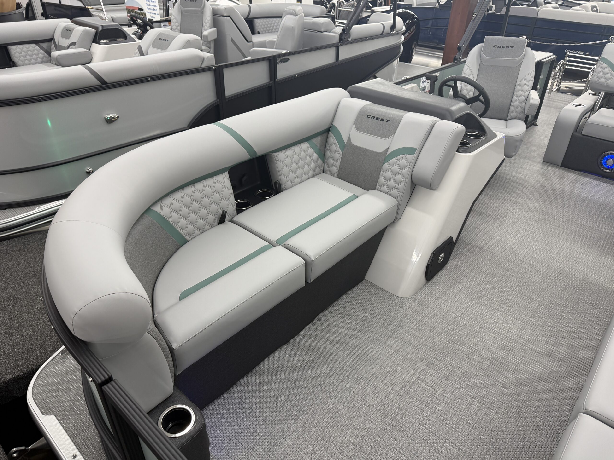 2026 Crest Conquest 215 SLSC Mercury 90hp Command Thrust