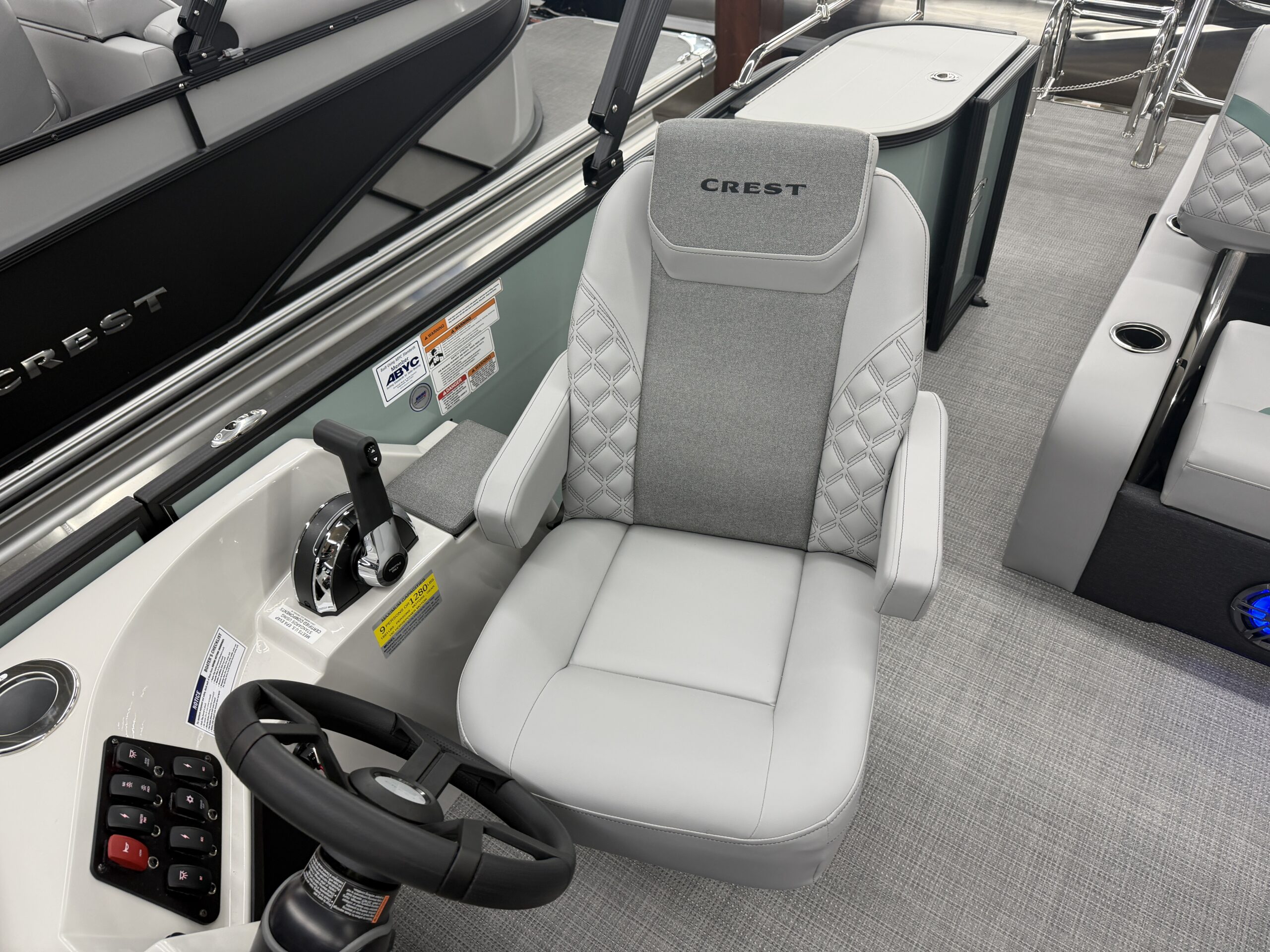 2026 Crest Conquest 215 SLSC Mercury 90hp Command Thrust