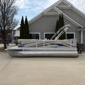 2010 Crest II LM 20' Mercury 60hp Big Foot