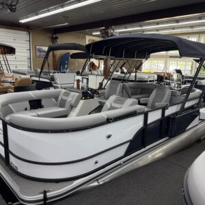 2026 Crest Conquest 215 SLC  Mercury 115hp  Easy Cover