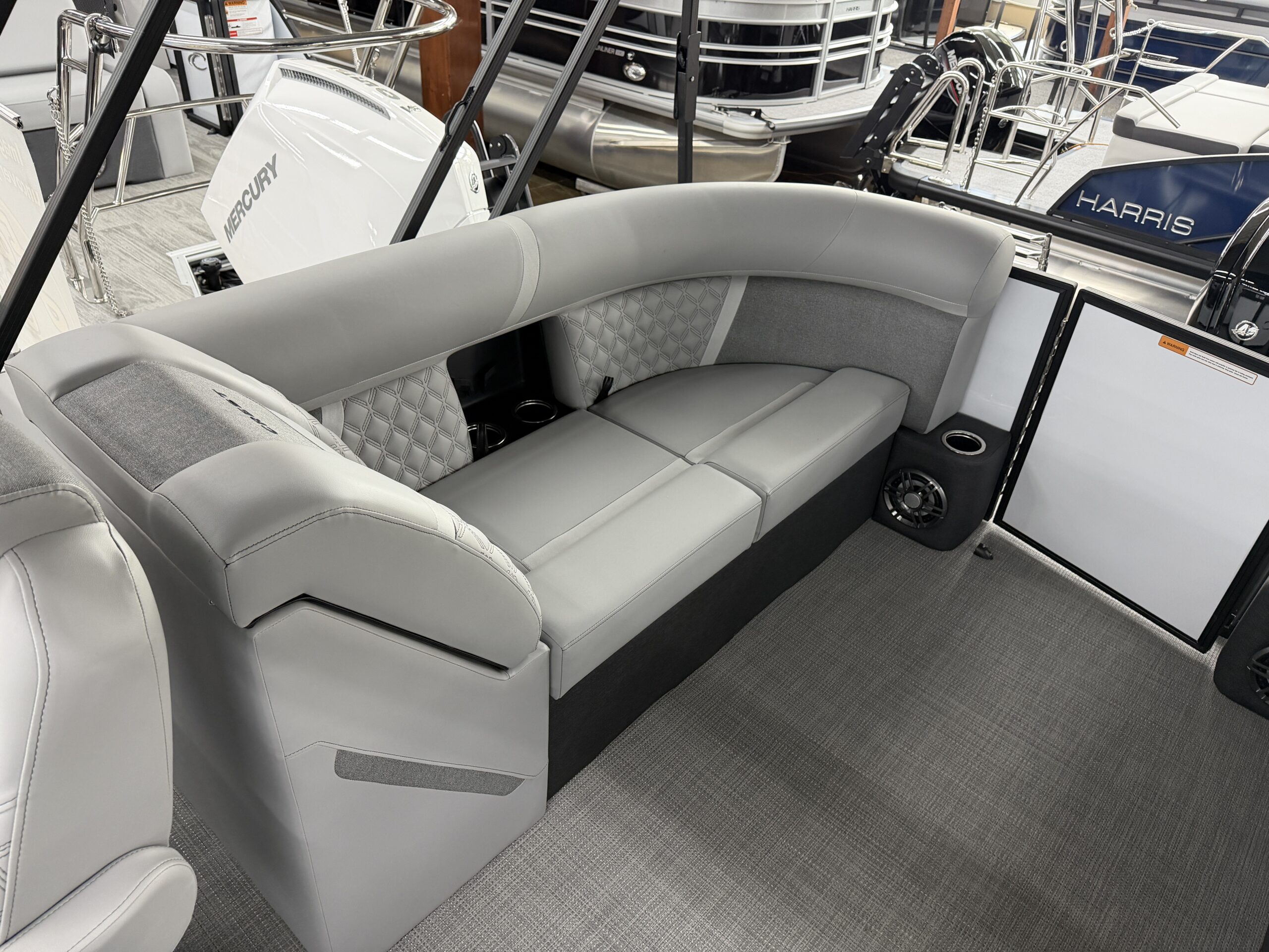 2026 Crest Conquest 215 SLC  Mercury 115hp  Easy Cover