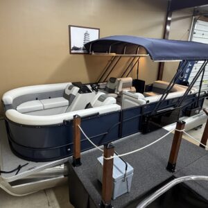 2026 Crest Conquest SE 220 Mercury 50hp  Easy Cover