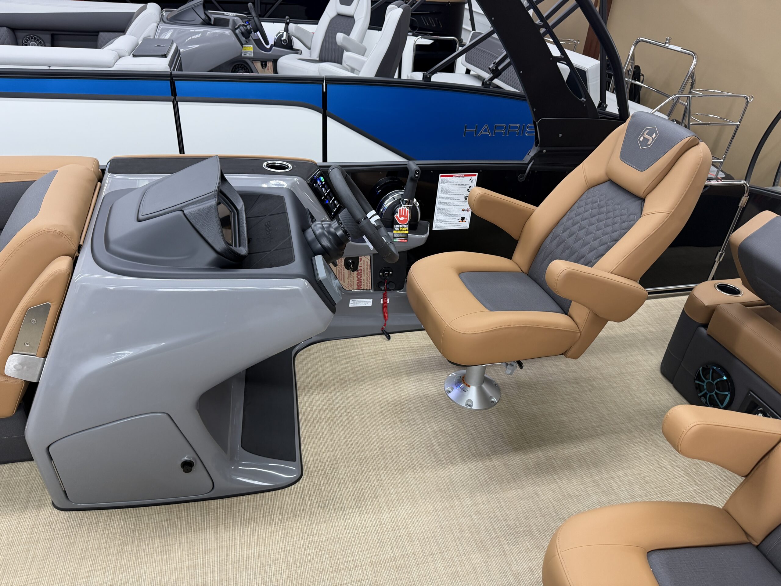 2026 Harris Sunliner 230 SLDH Tri Toon.  Mercury 200hp