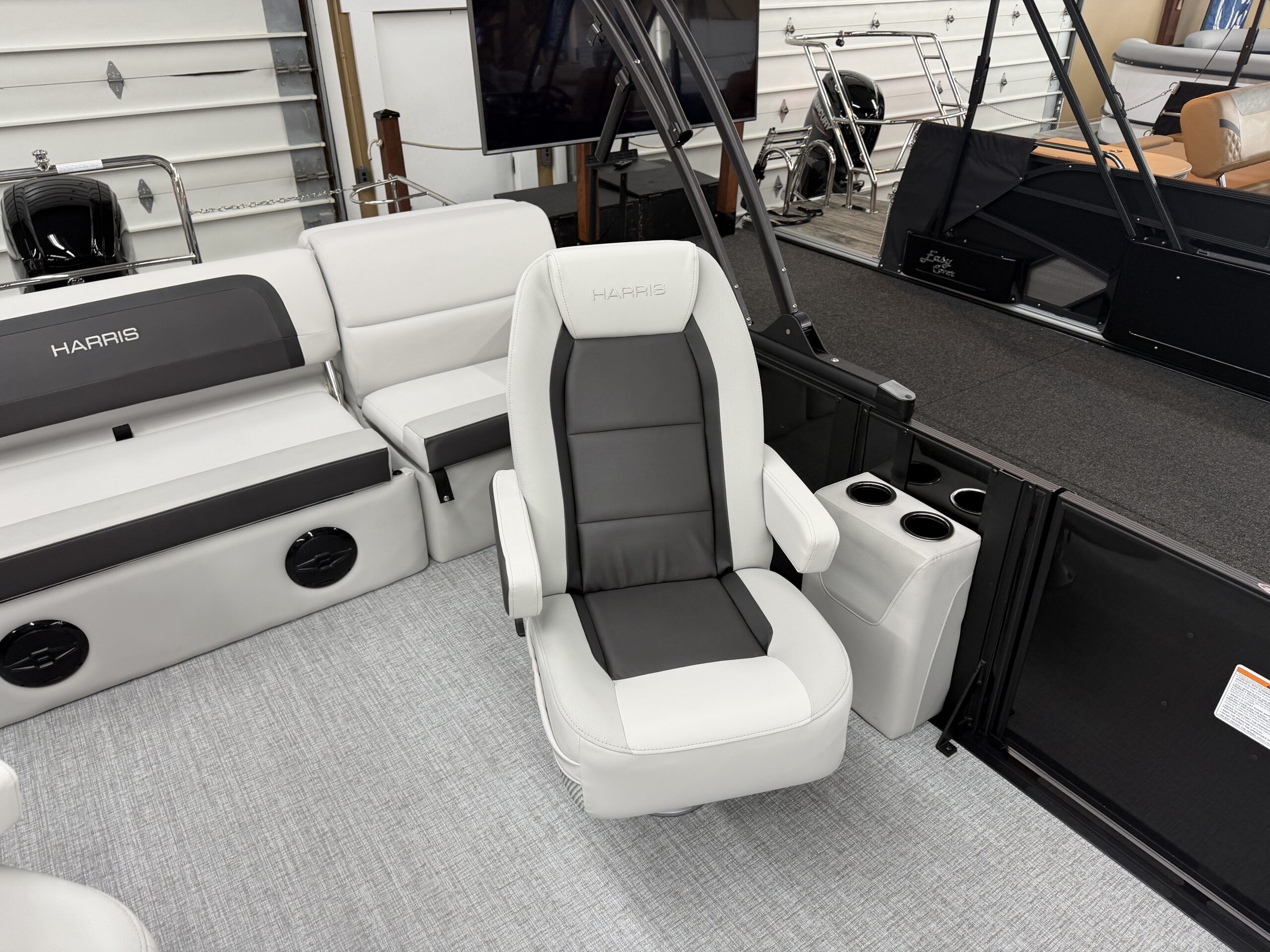 2026 Harris Cruiser 210 SLDH  Mercury 90hp Command Thrust