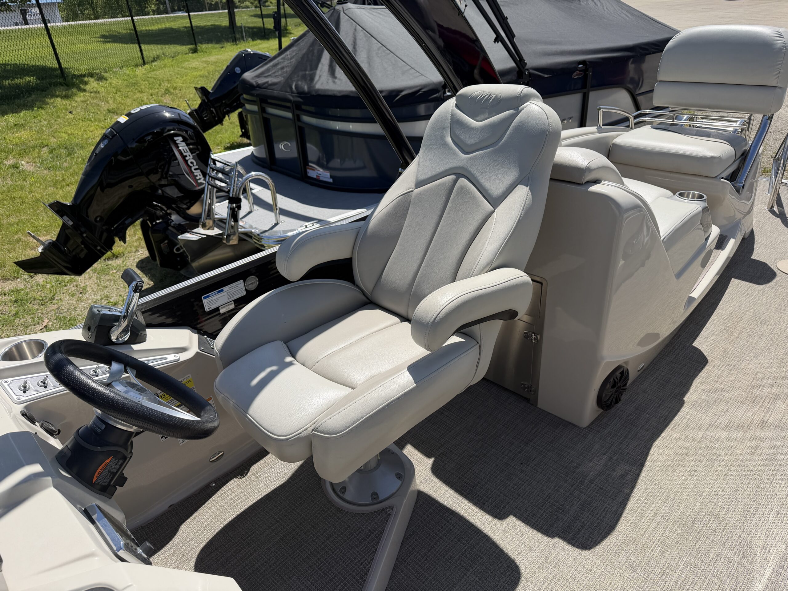 2016 Manitou Legacy SRS 250  Evinrude E-Tec 250hp