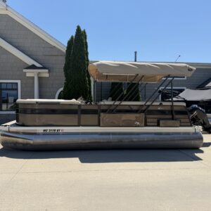 2022 Crest Classic DLX 220 SLS Mercury 50hp CT  Easy Cover