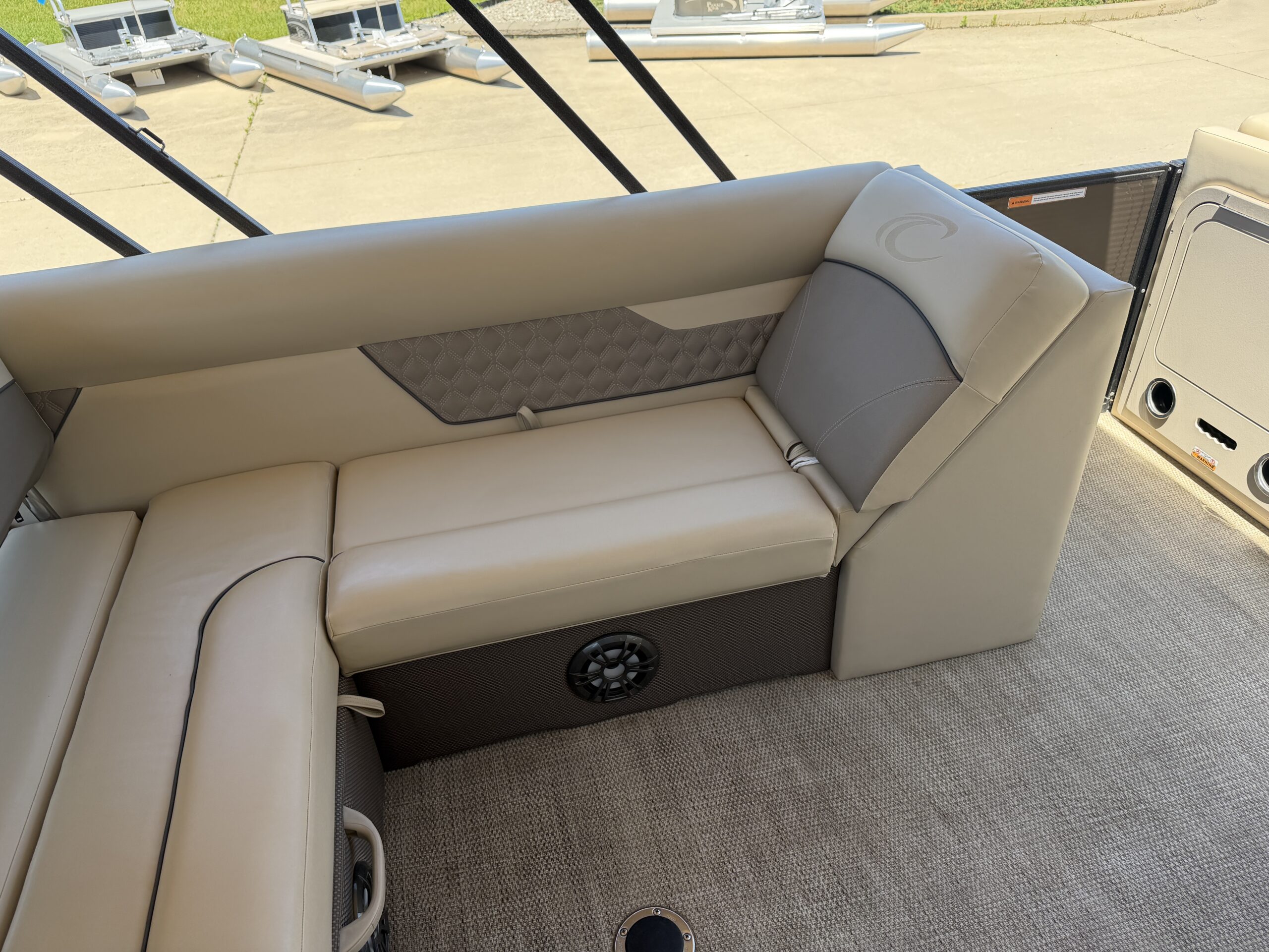 2022 Crest Classic DLX 220 SLS Mercury 50hp CT  Easy Cover