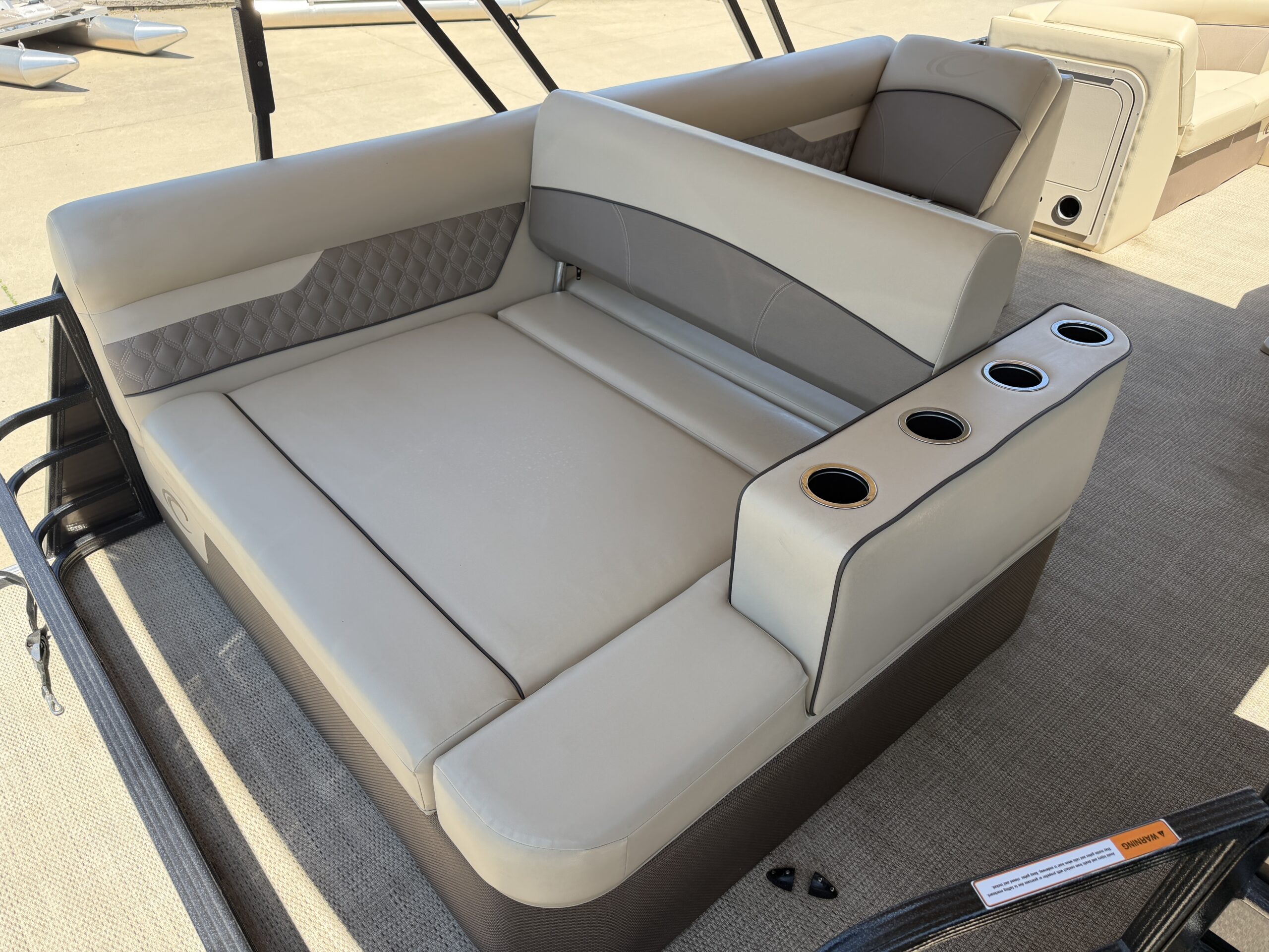 2022 Crest Classic DLX 220 SLS Mercury 50hp CT  Easy Cover
