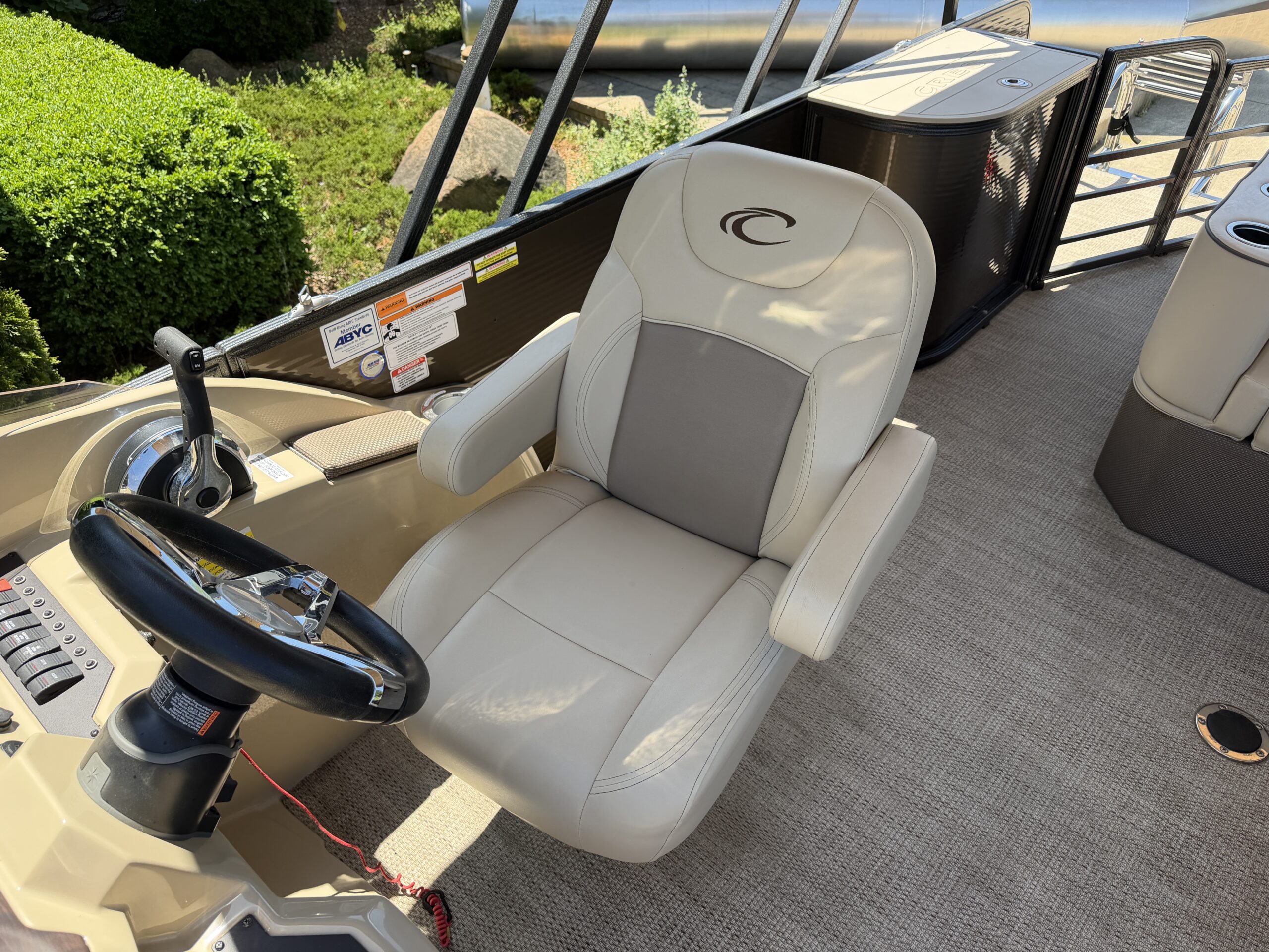 2022 Crest Classic DLX 220 SLS Mercury 50hp CT  Easy Cover