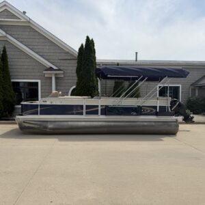 2012 Crest Classic 230 50hp Mercury Easy Cover