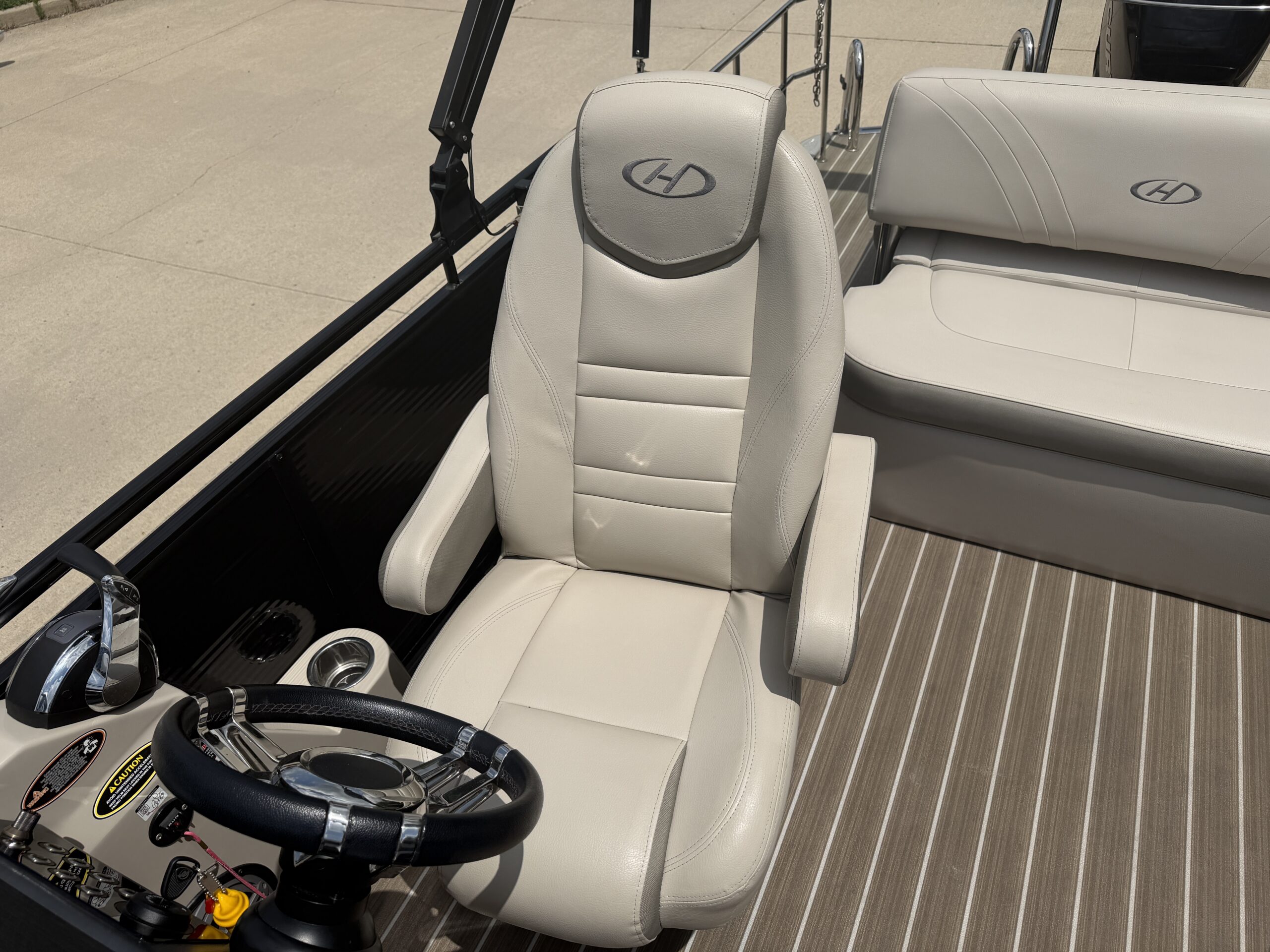 2019 Harris Solstice 240 SL Tri Toon Mercury 200hp Verado Pro