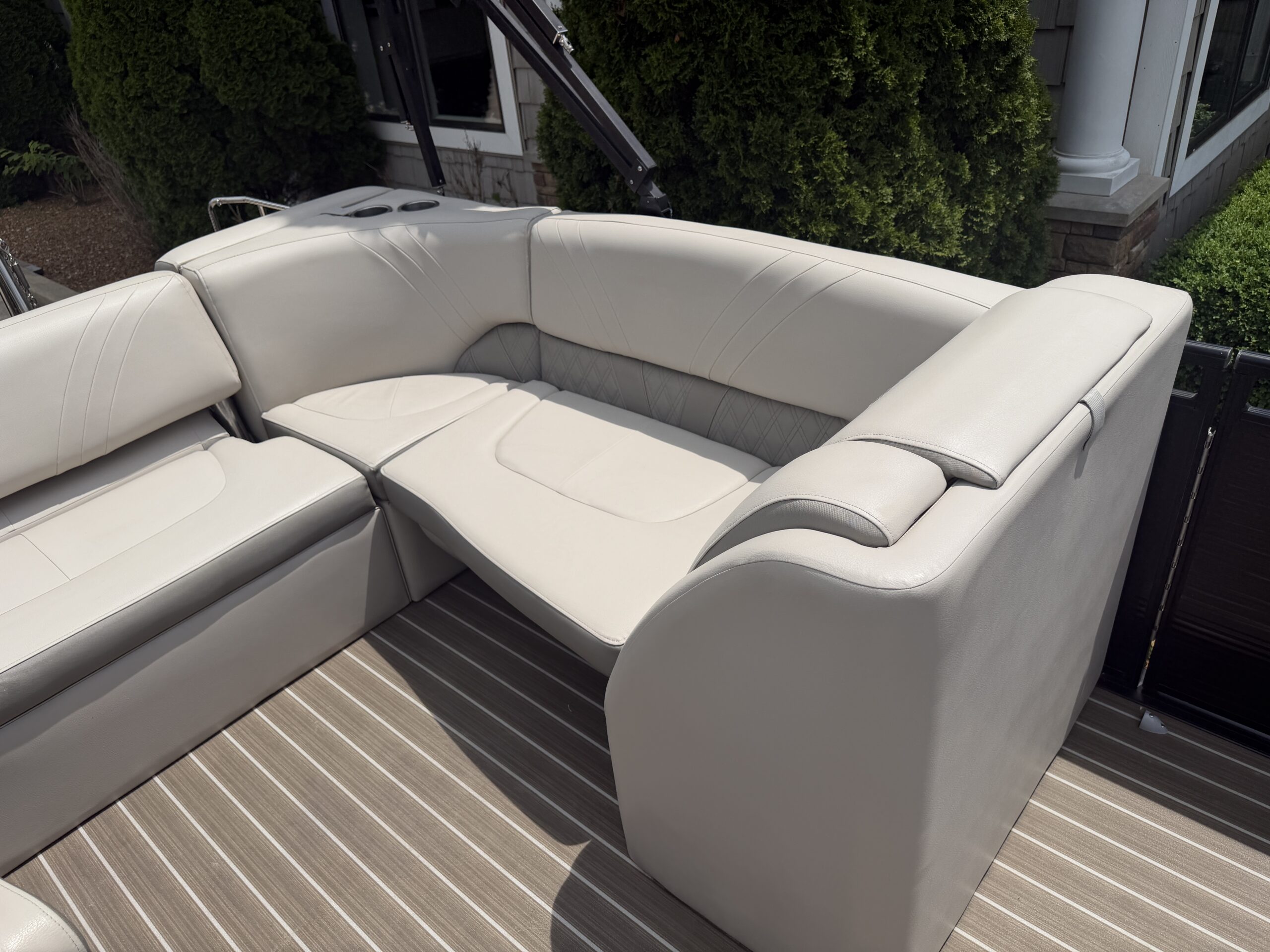 2019 Harris Solstice 240 SL Tri Toon Mercury 200hp Verado Pro