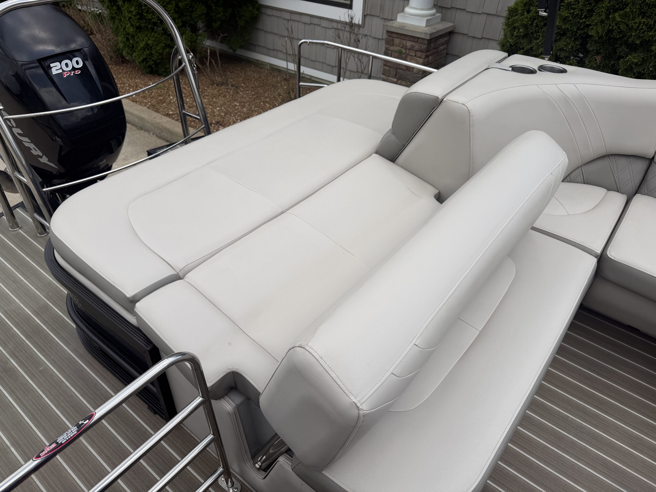 2019 Harris Solstice 240 SL Tri Toon Mercury 200hp Verado Pro