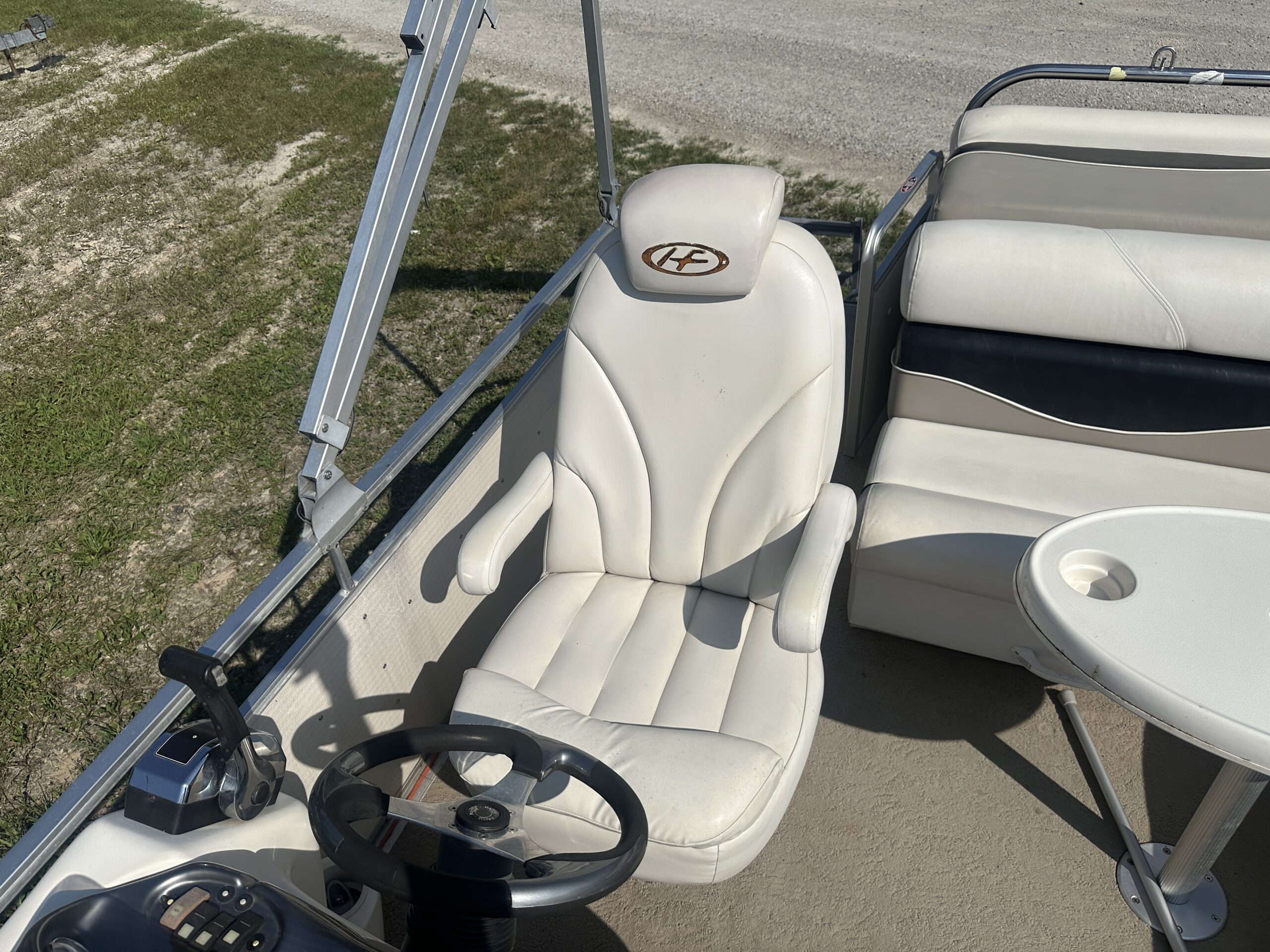 2005 Harris Royal 260  Mercury 60hp