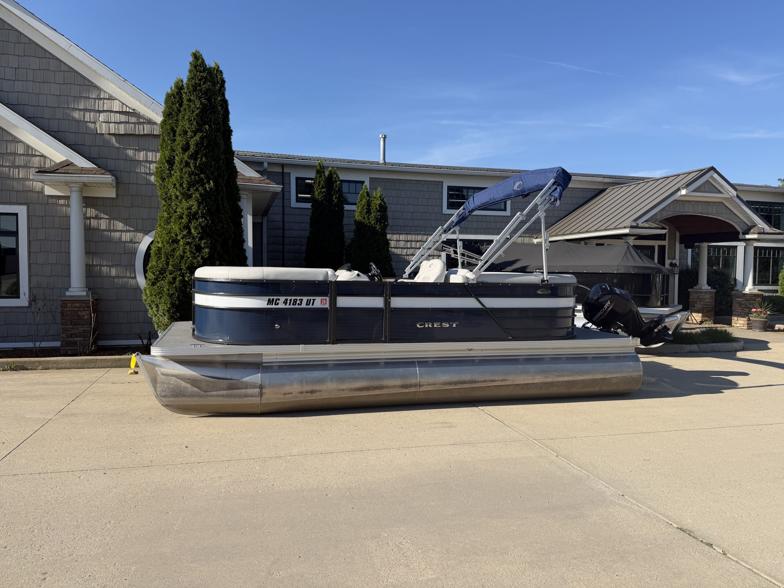 2022 Crest Classic LX 200 SLC  Mercury 50hp Command Thrust
