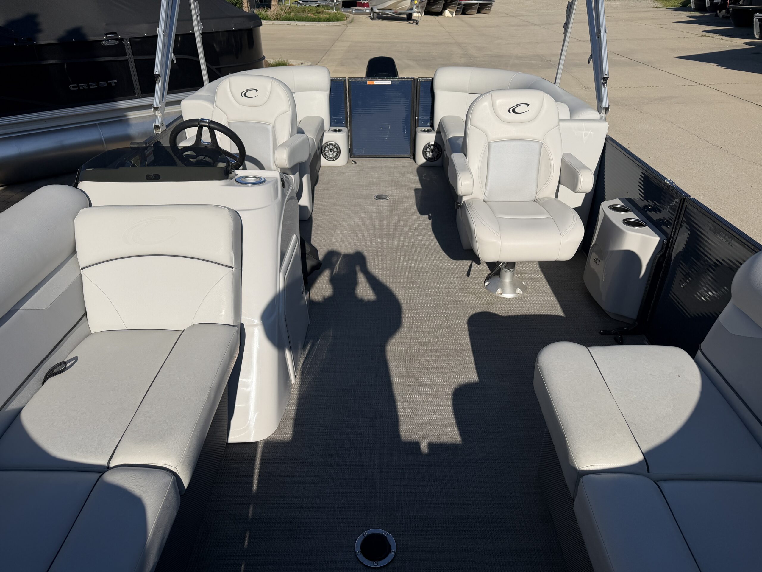 2022 Crest Classic LX 200 SLC  Mercury 50hp Command Thrust