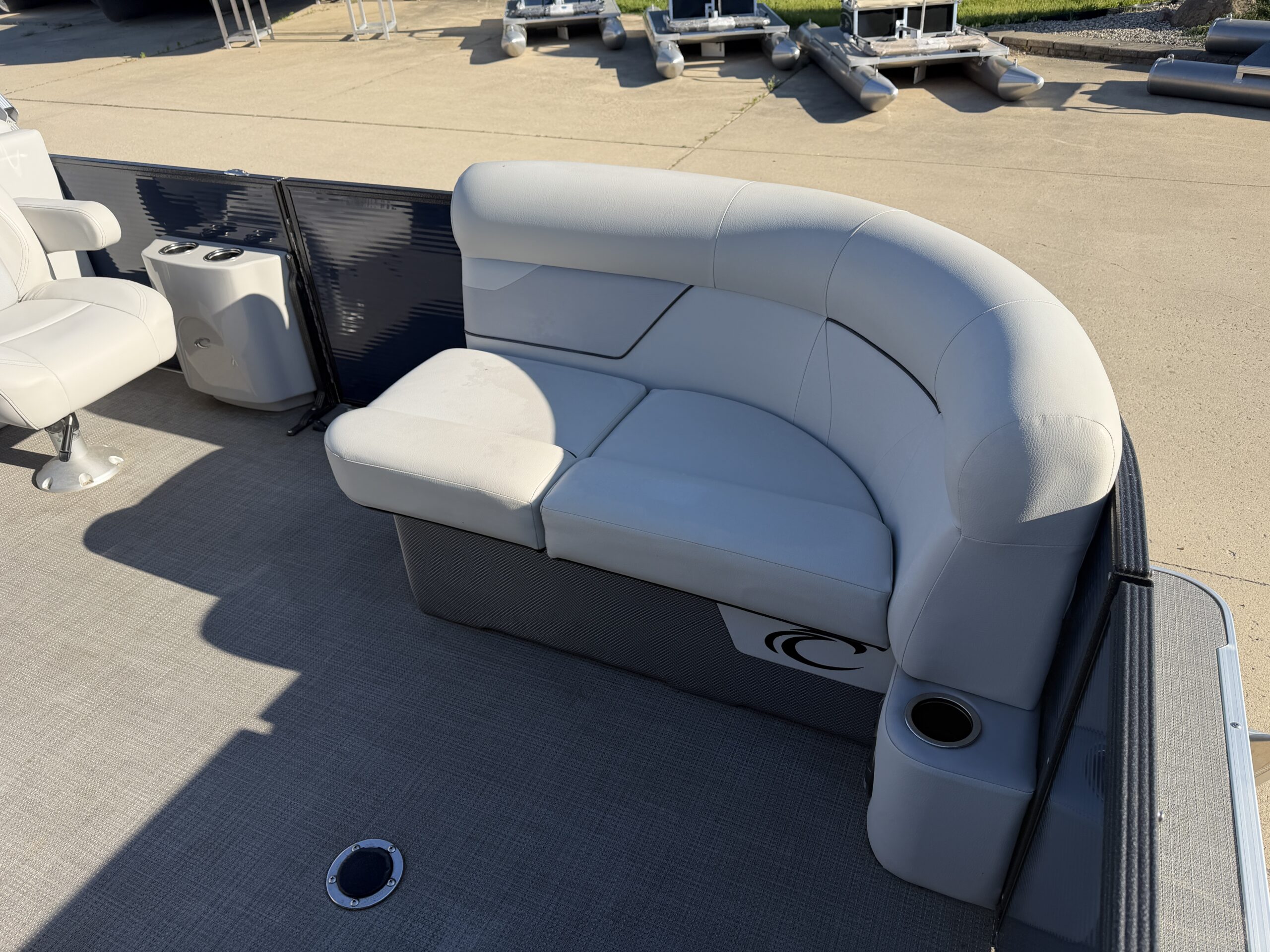 2022 Crest Classic LX 200 SLC  Mercury 50hp Command Thrust