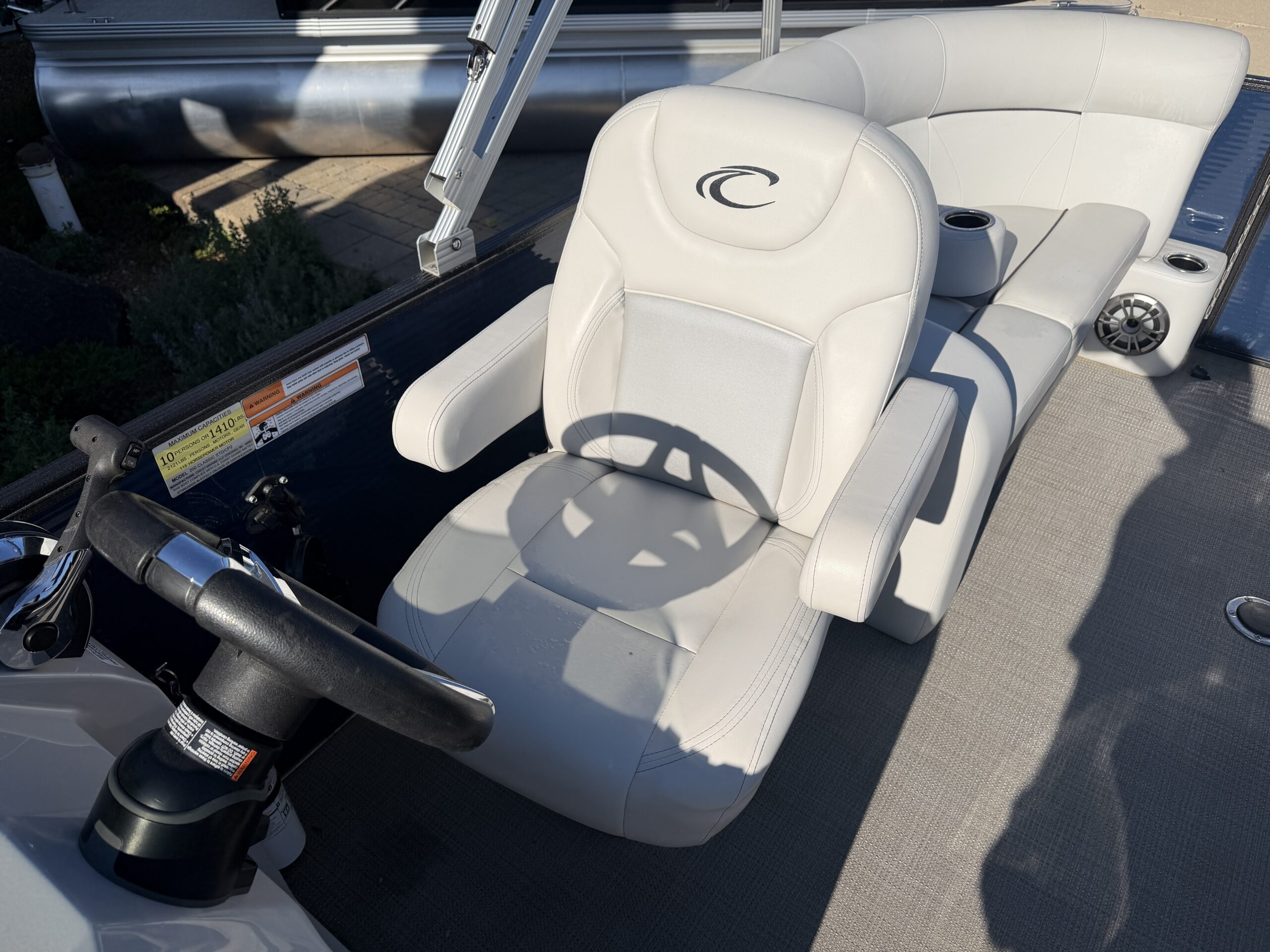 2022 Crest Classic LX 200 SLC  Mercury 50hp Command Thrust