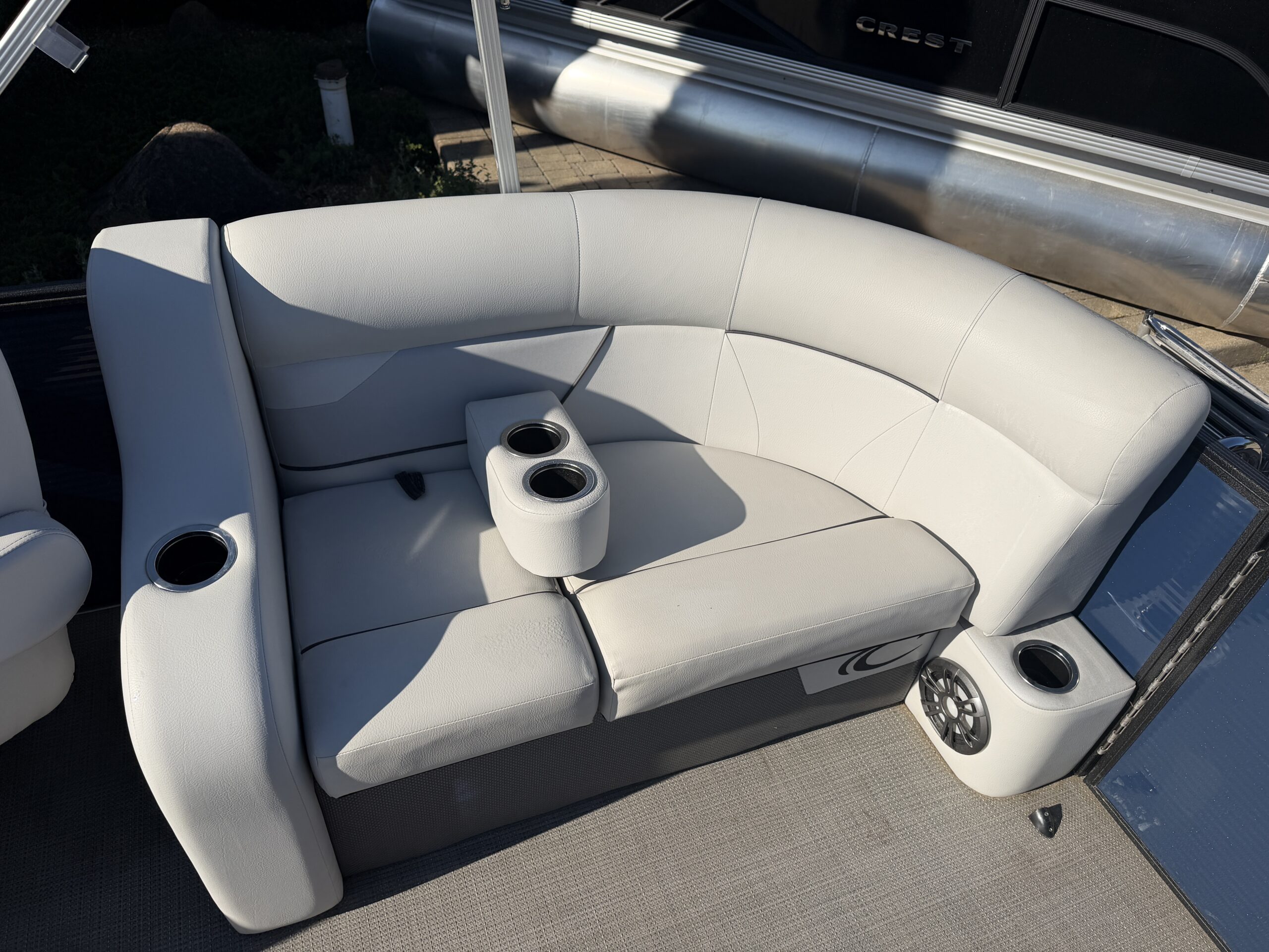 2022 Crest Classic LX 200 SLC  Mercury 50hp Command Thrust