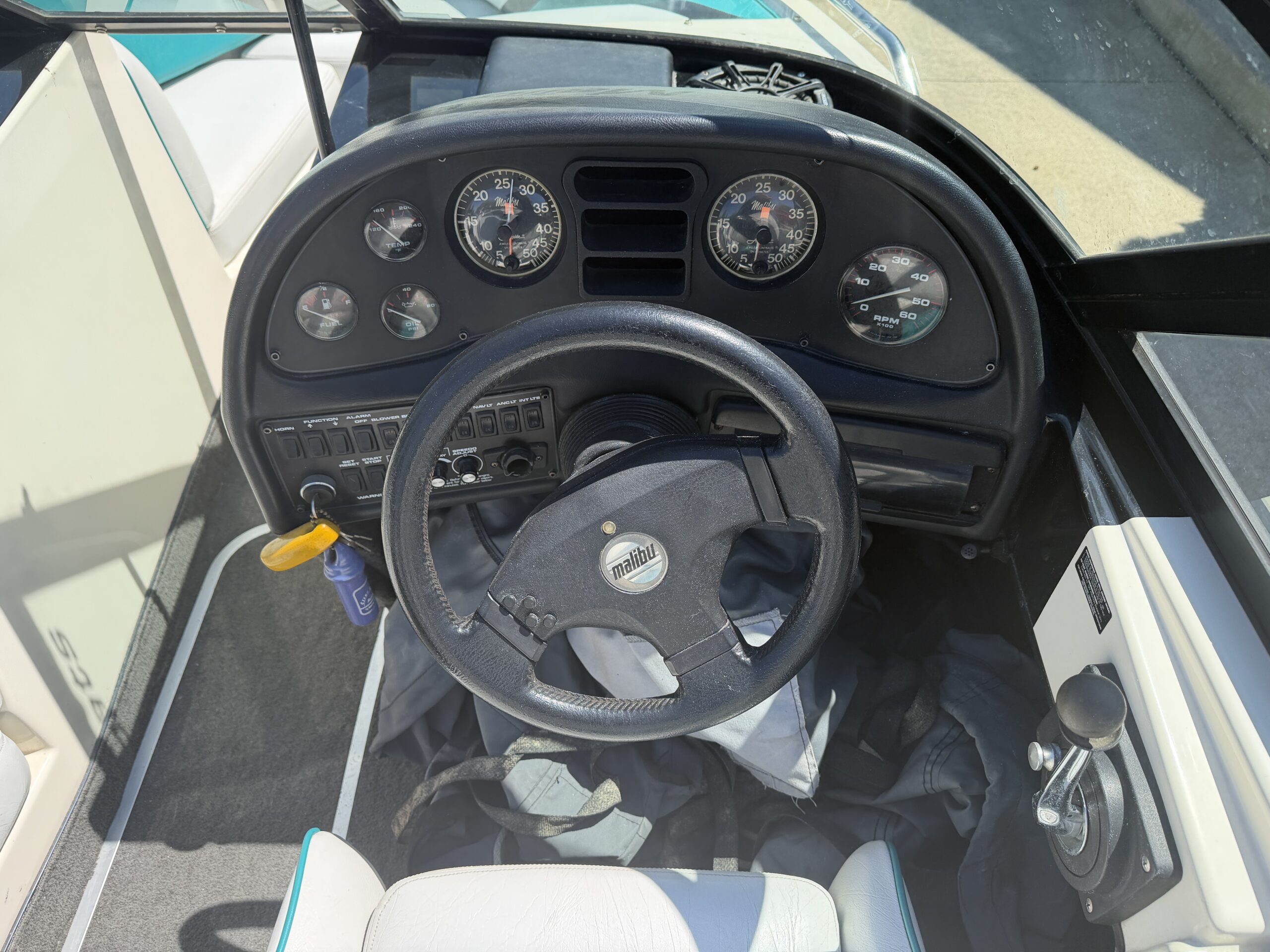 1995 Malibu Echelon Open Bow